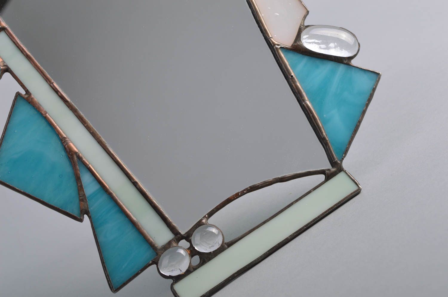 Miroir de table en verre coloré fait main de forme insolite technique vitrail photo 5