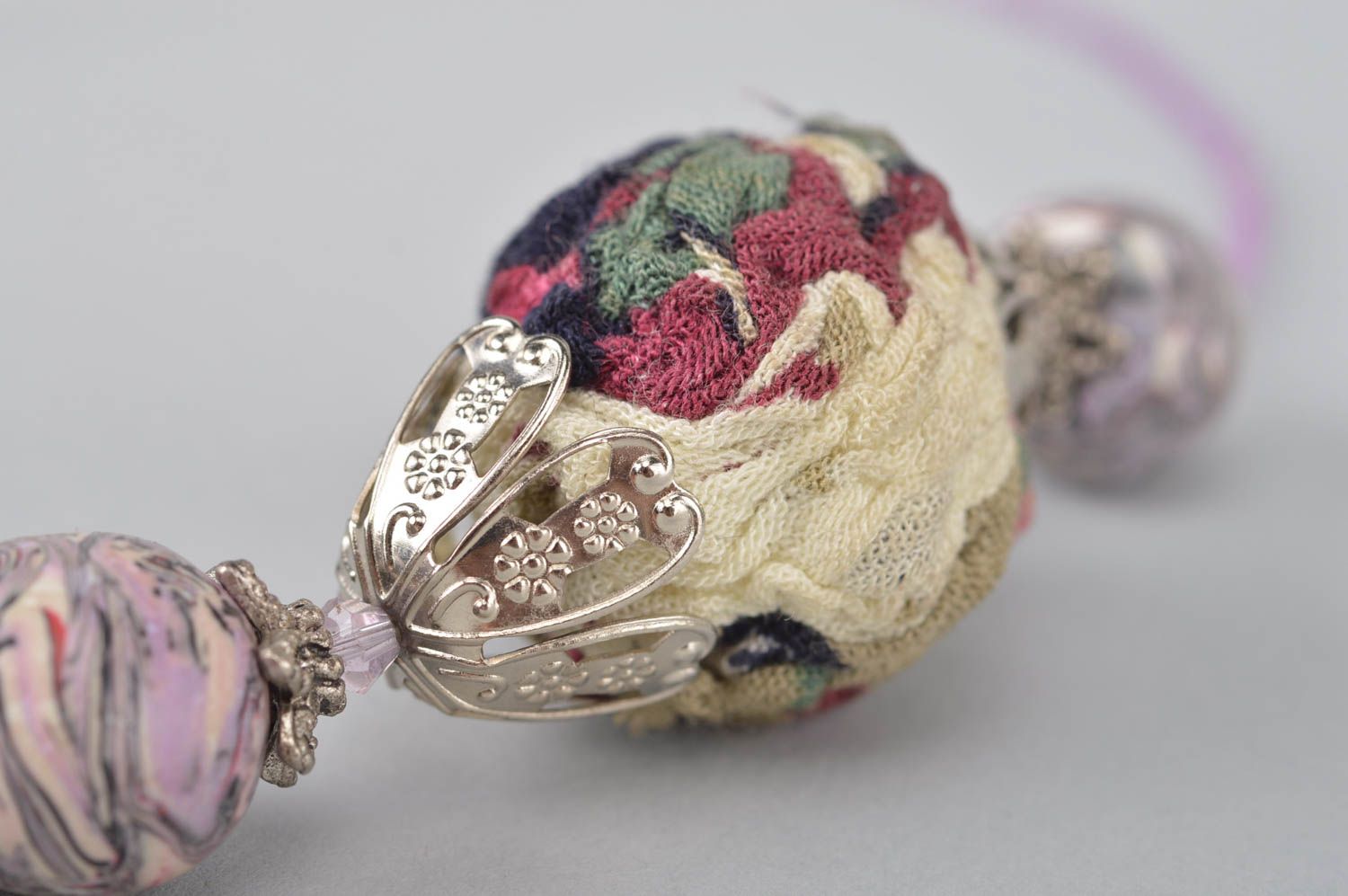 Collier textile Bijou fait main avec perles fantaisie Cadeau pour femme photo 3