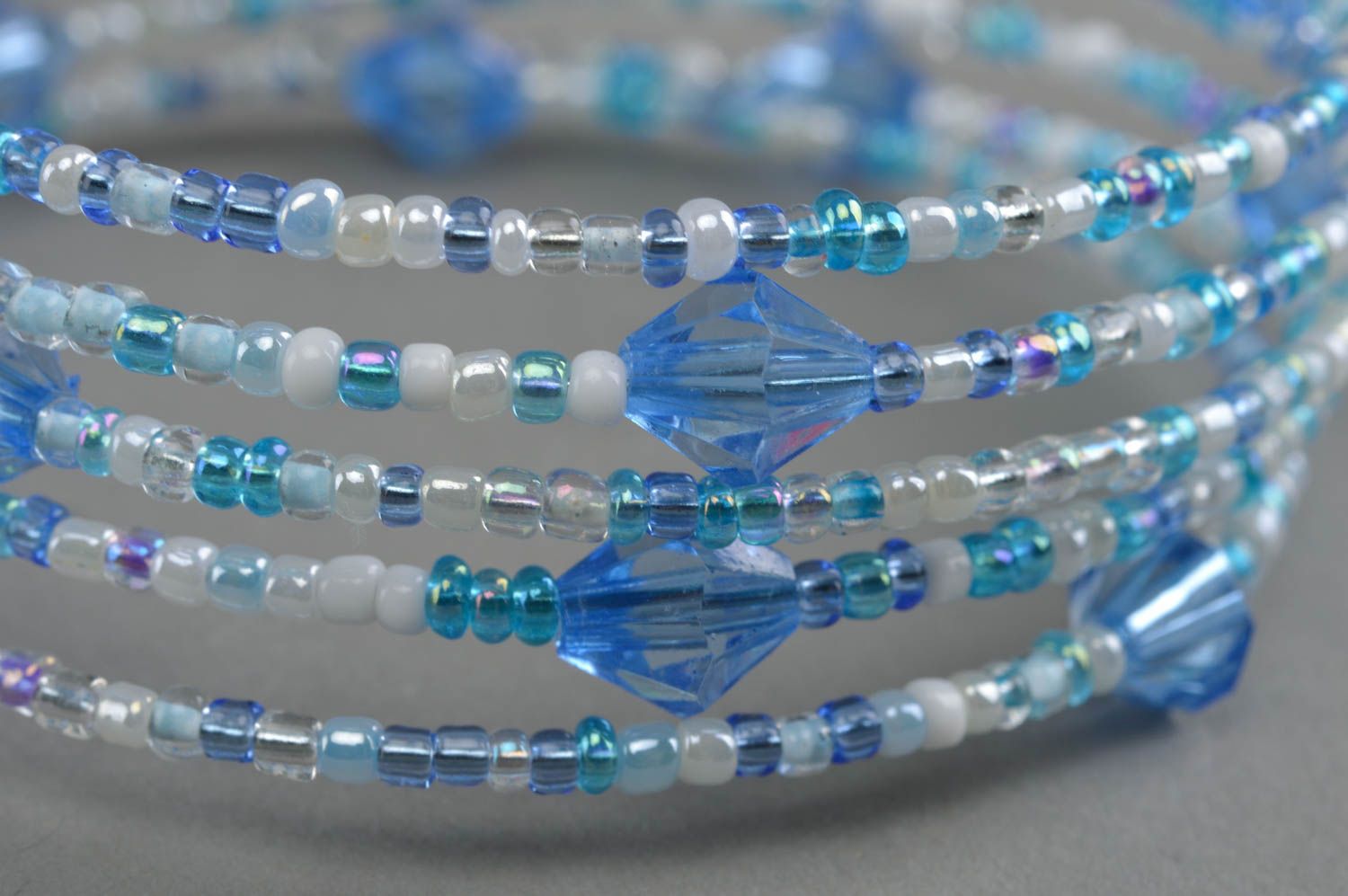 Bracelet bleu en perles de rocaille et perles fantaisie multirang fait main photo 5
