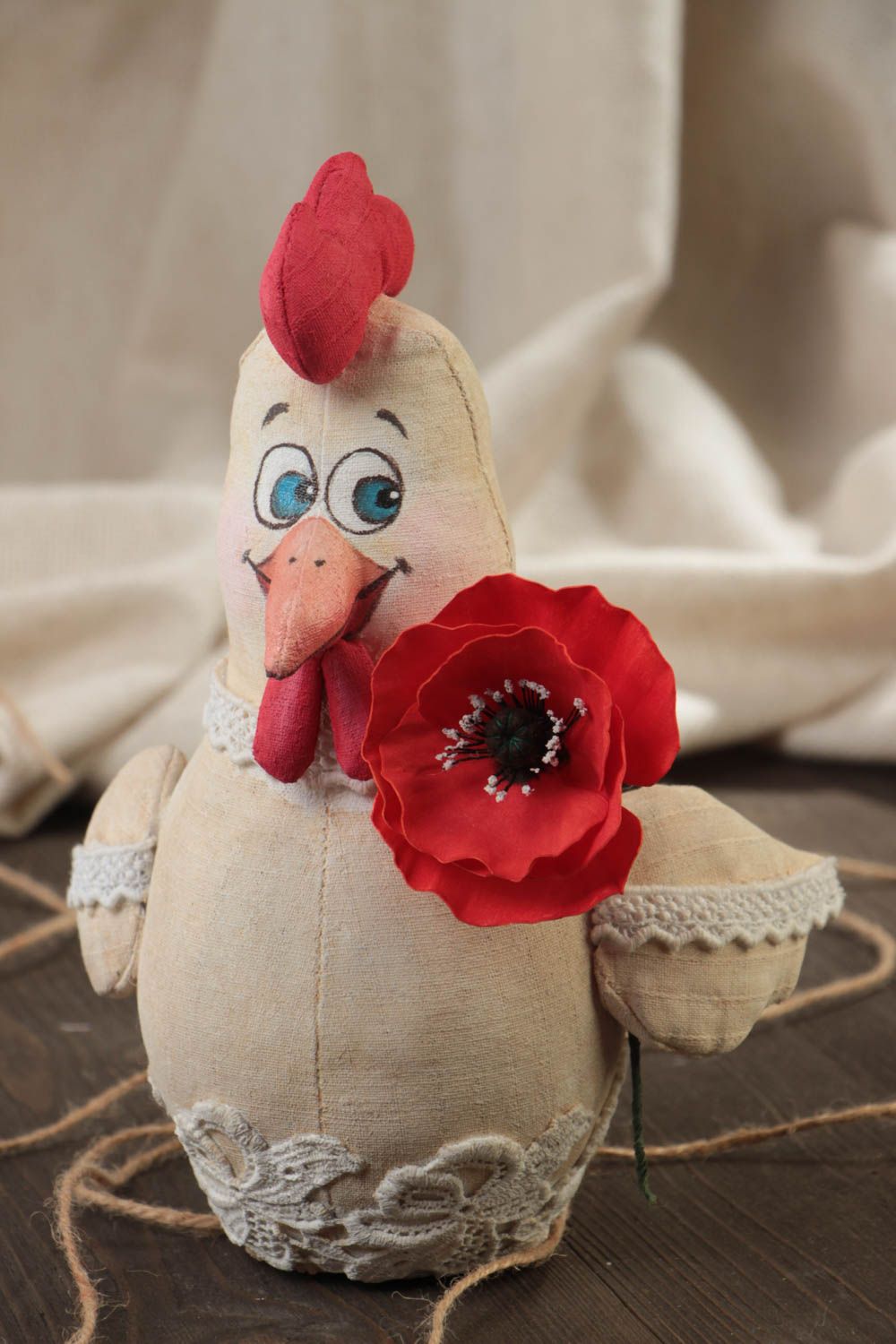 Originelles schönes beiges handgemachtes Interieur Spielzeug Huhn aus Textil foto 1