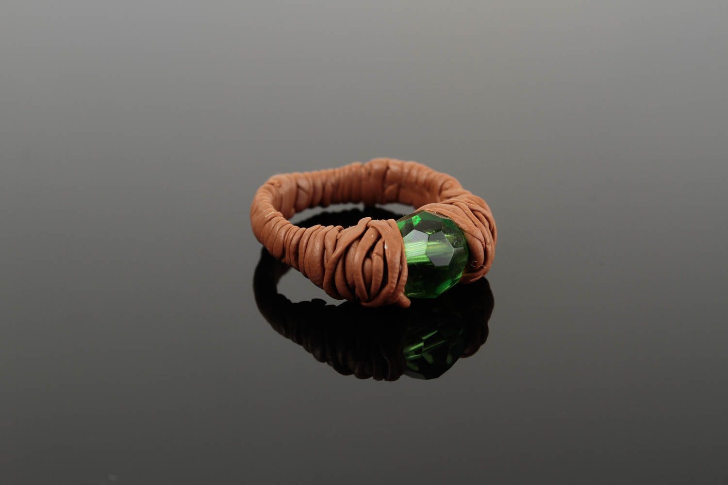 Кольцо ручной работы кольцо для девушек украшение из полимерной глины и бисера фото 2