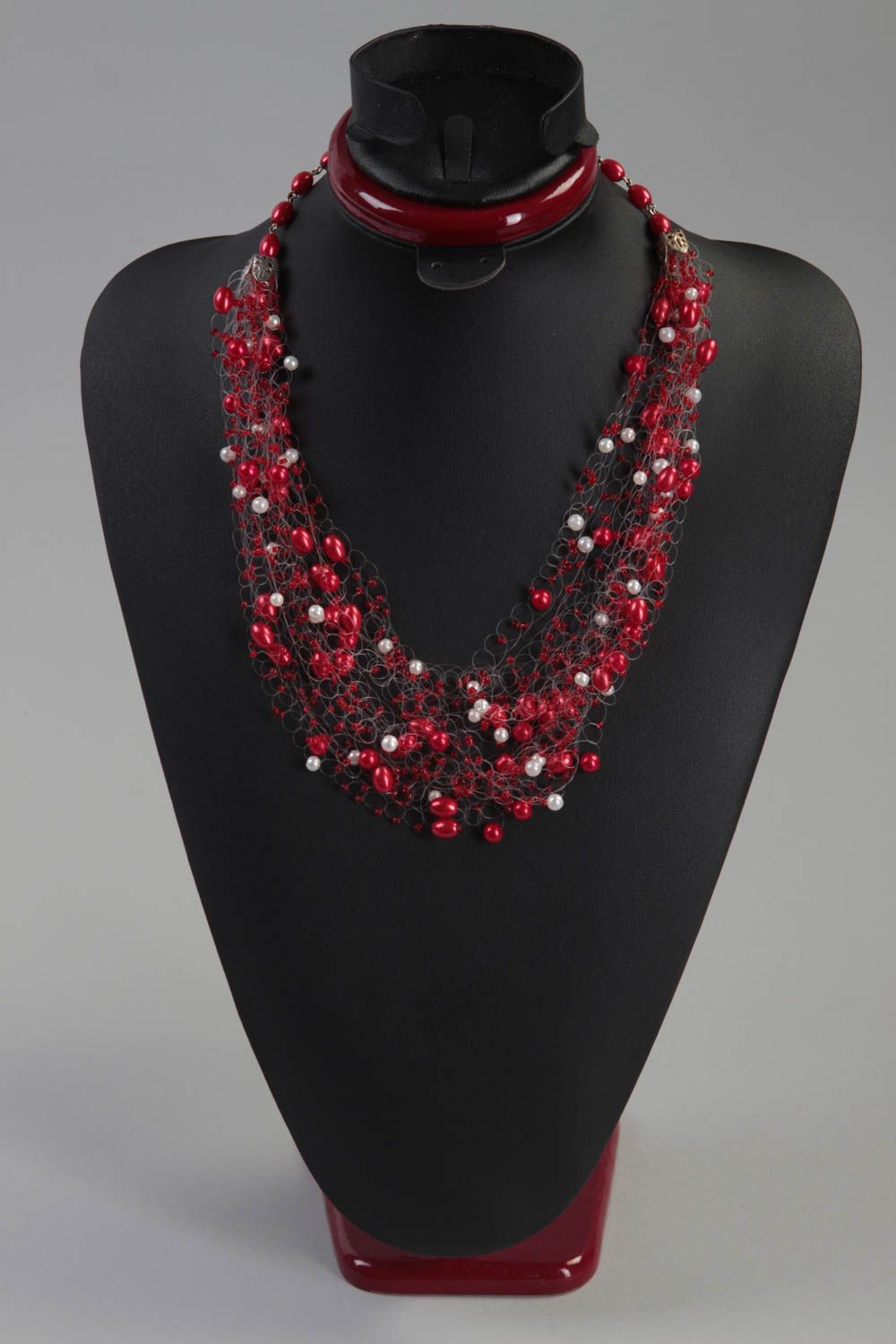 Collier perles rocaille fait main Bijou fantaisie Accessoire femme rouge sautoir photo 1