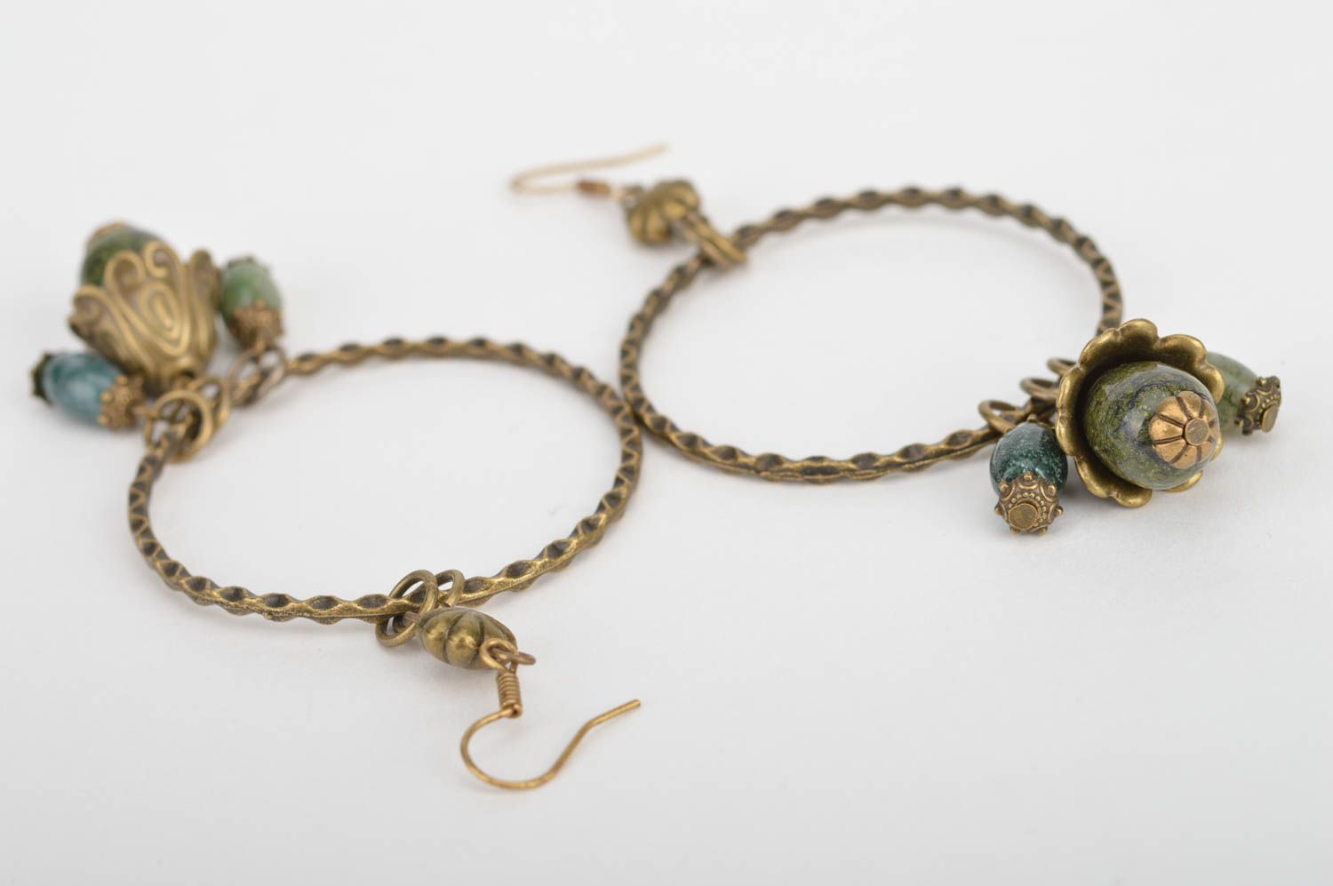 Handmade ring shaped metal dangle earrings with green beads charms photo 5
