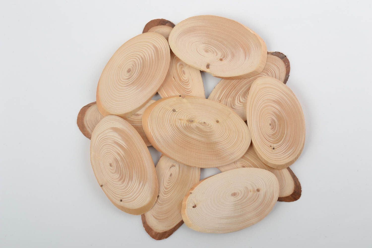 Salvamanteles de madera hecho a mano práctico para cocina  foto 2
