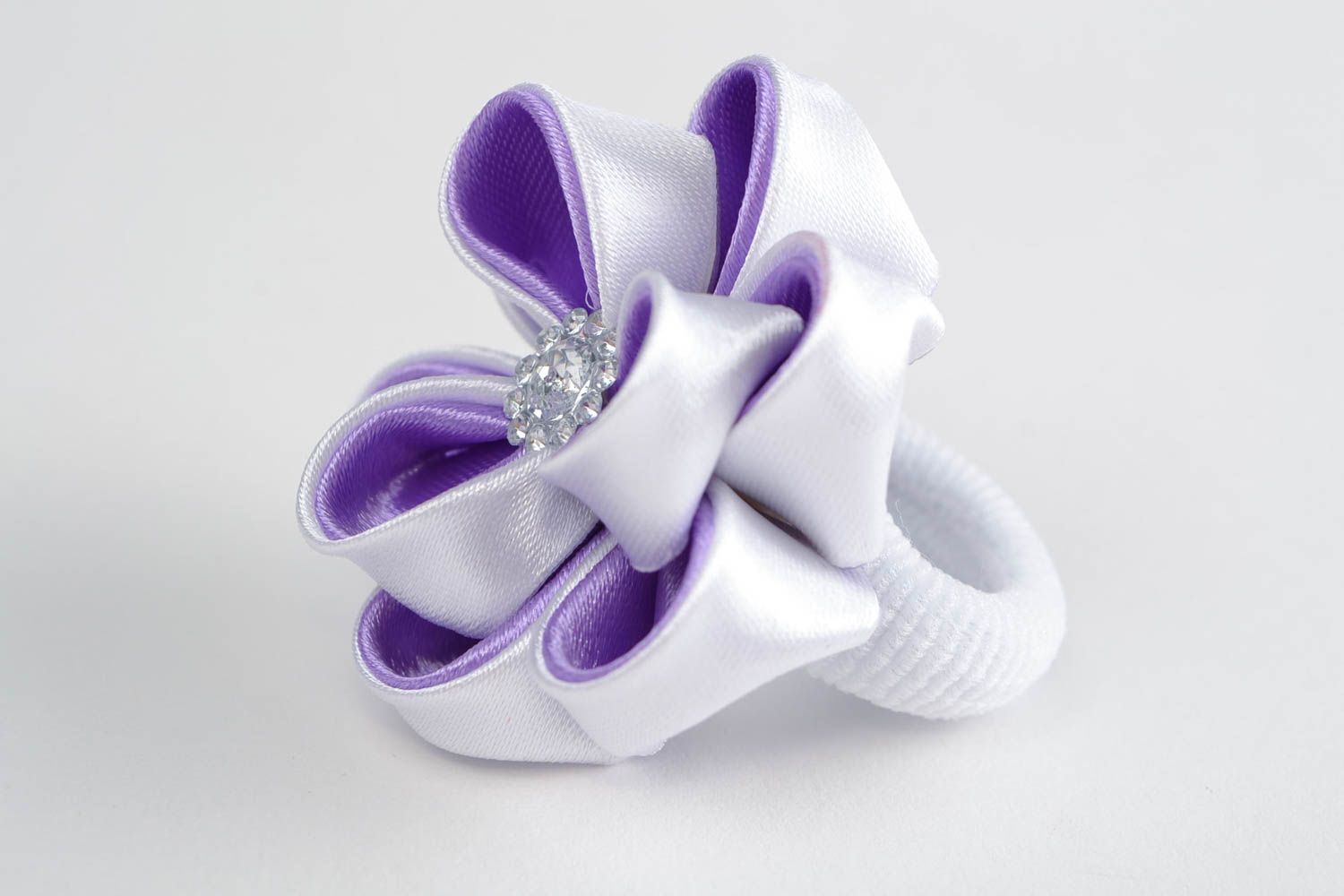 Small beautiful handmade kanzashi ribbon flower hair tie white and lilac photo 4