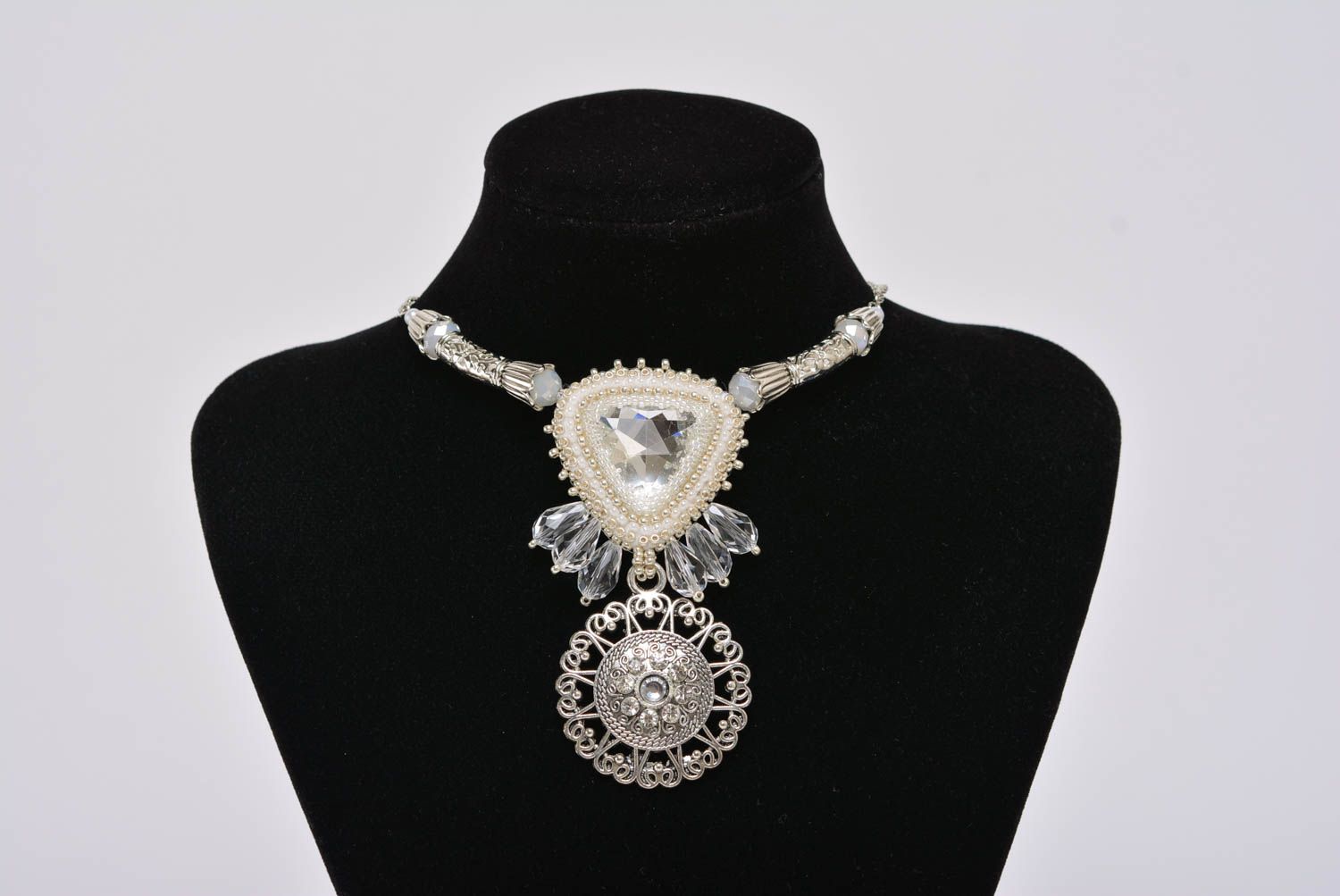 Parure de bijoux en perles de rocaille faits main boucles et collier Hiver photo 2