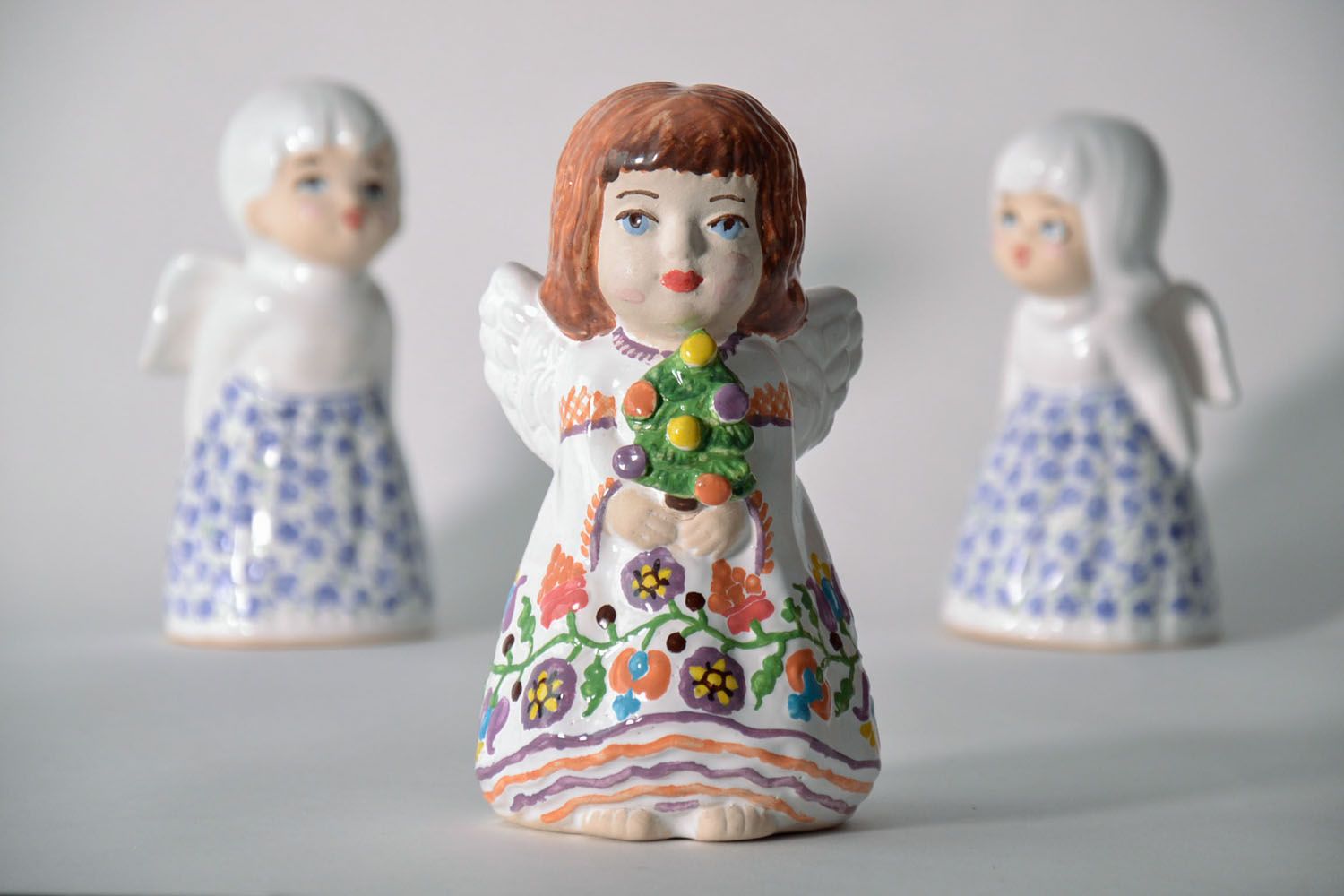 Clay Figurine Angel with Bouquet photo 1