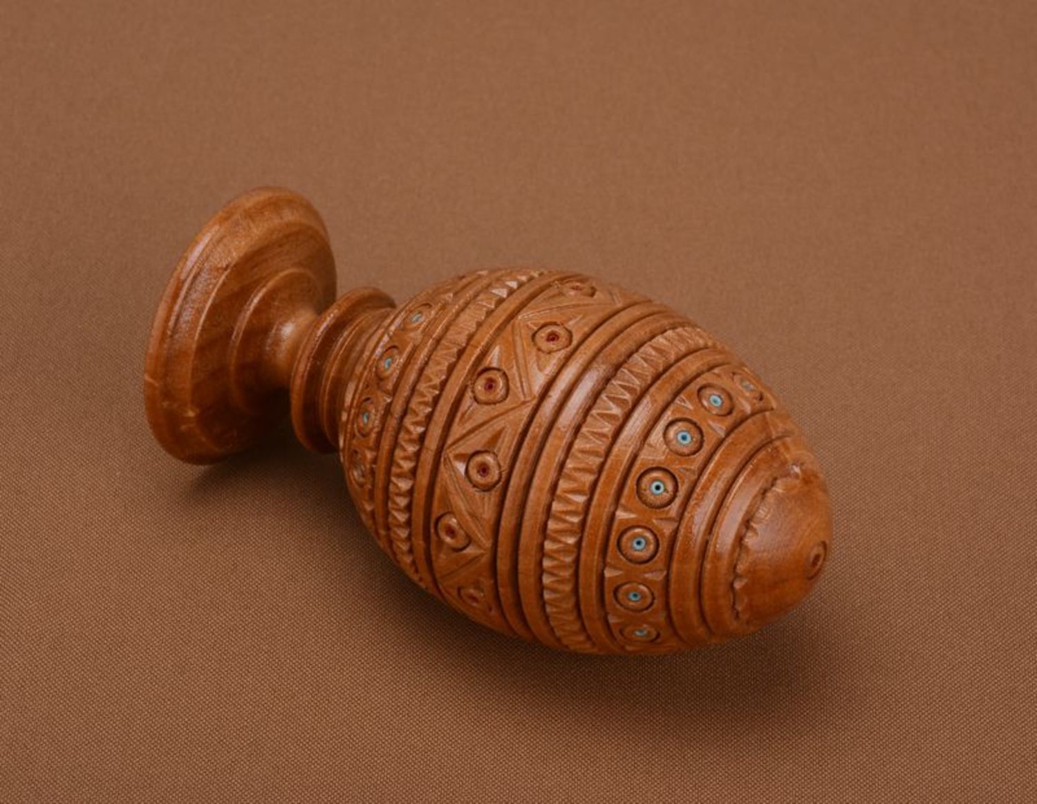 Scatola di legno fatta a mano cofanetto a forma di uovo scrigno intagliato 
 foto 4