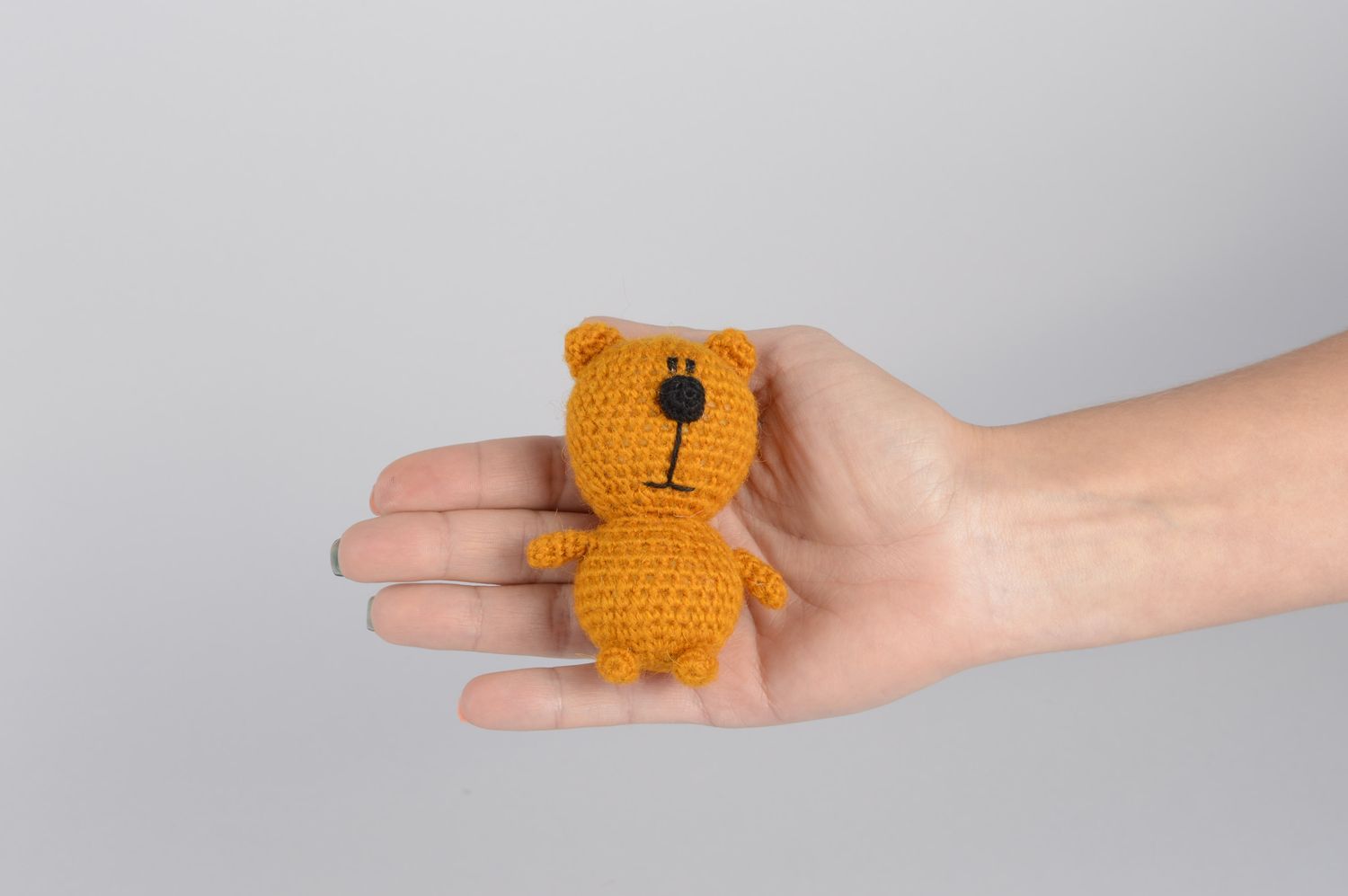 Juguete hecho a mano muñeco artesanal tejido regalo original gatito marrón foto 5
