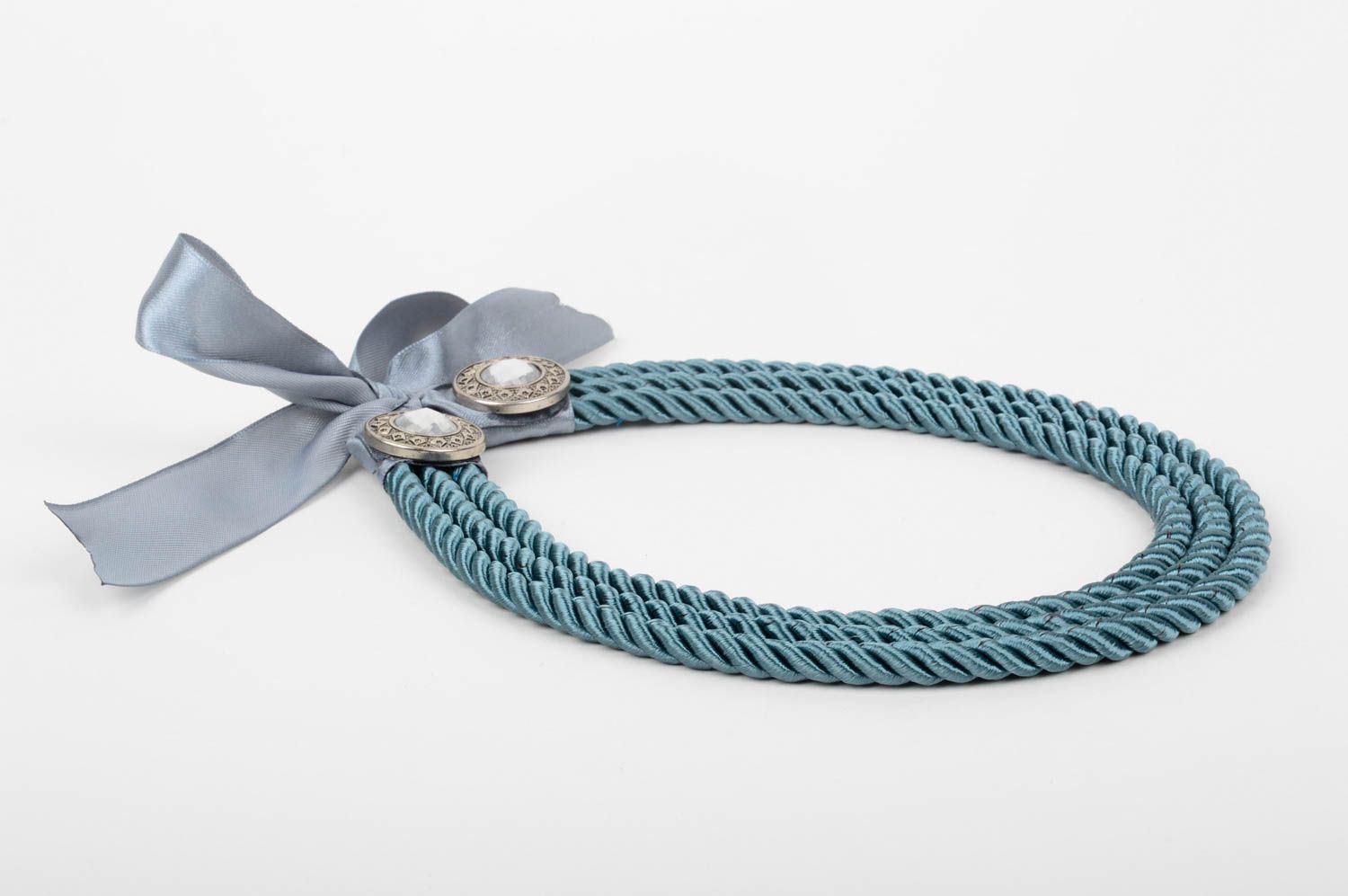 Collar de hilos hecho a mano accesorio para mujer regalo original elegante foto 3