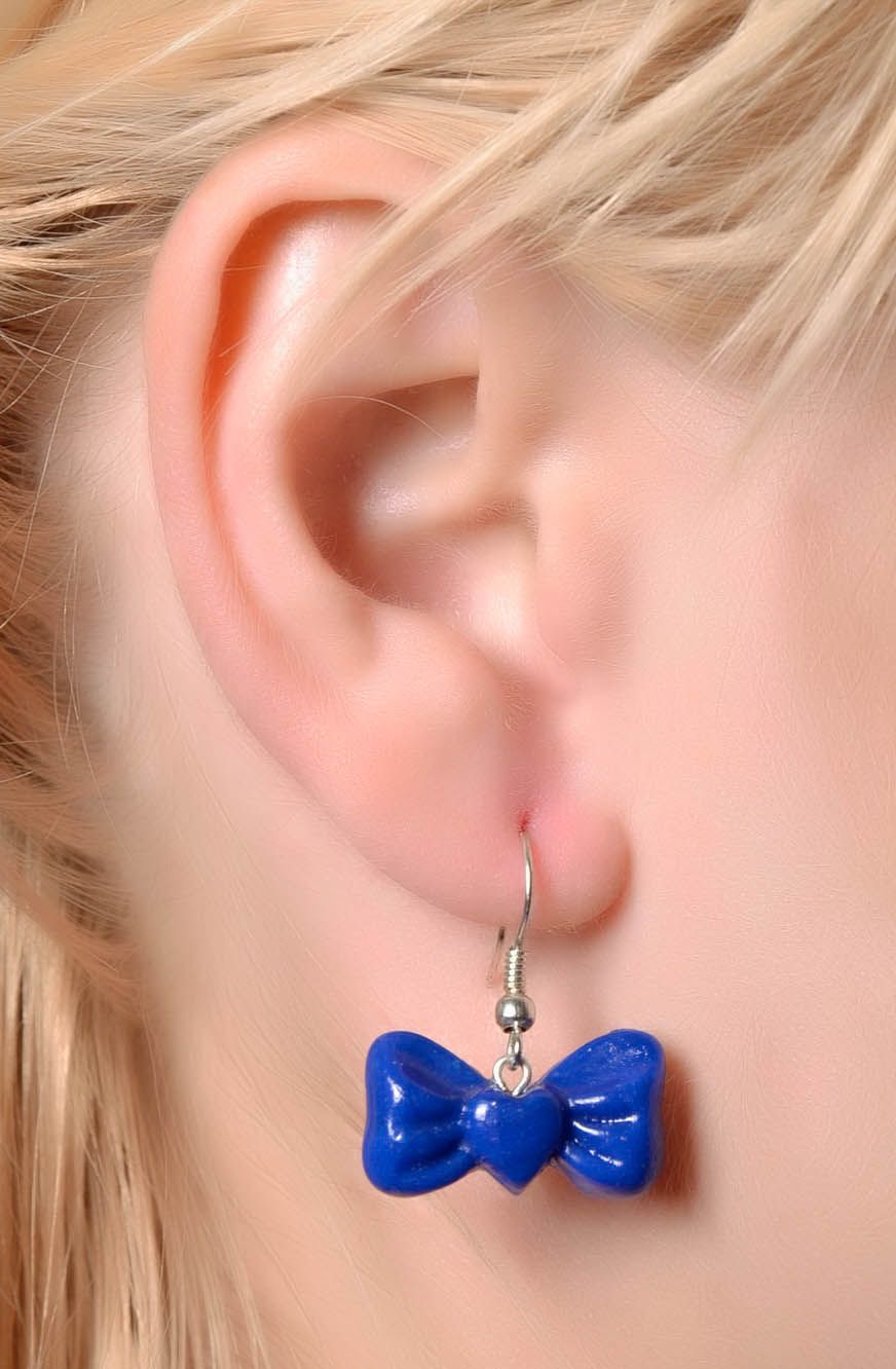 Earrings in the shape of bows photo 5