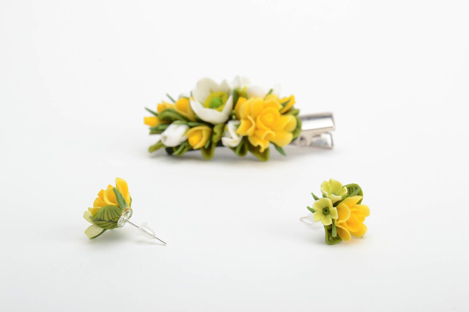 Handmade polymer clay yellow floral hair clip and stud earrings set of 2 items photo 3