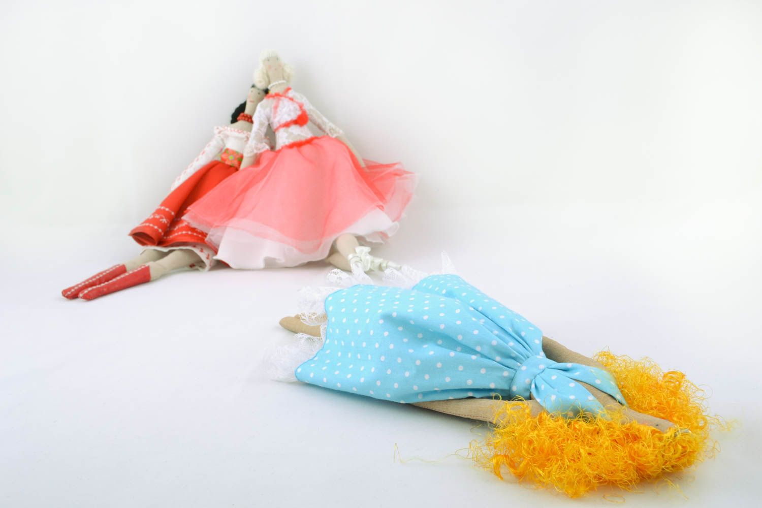 Poupée en lin avec robe bleue photo 4