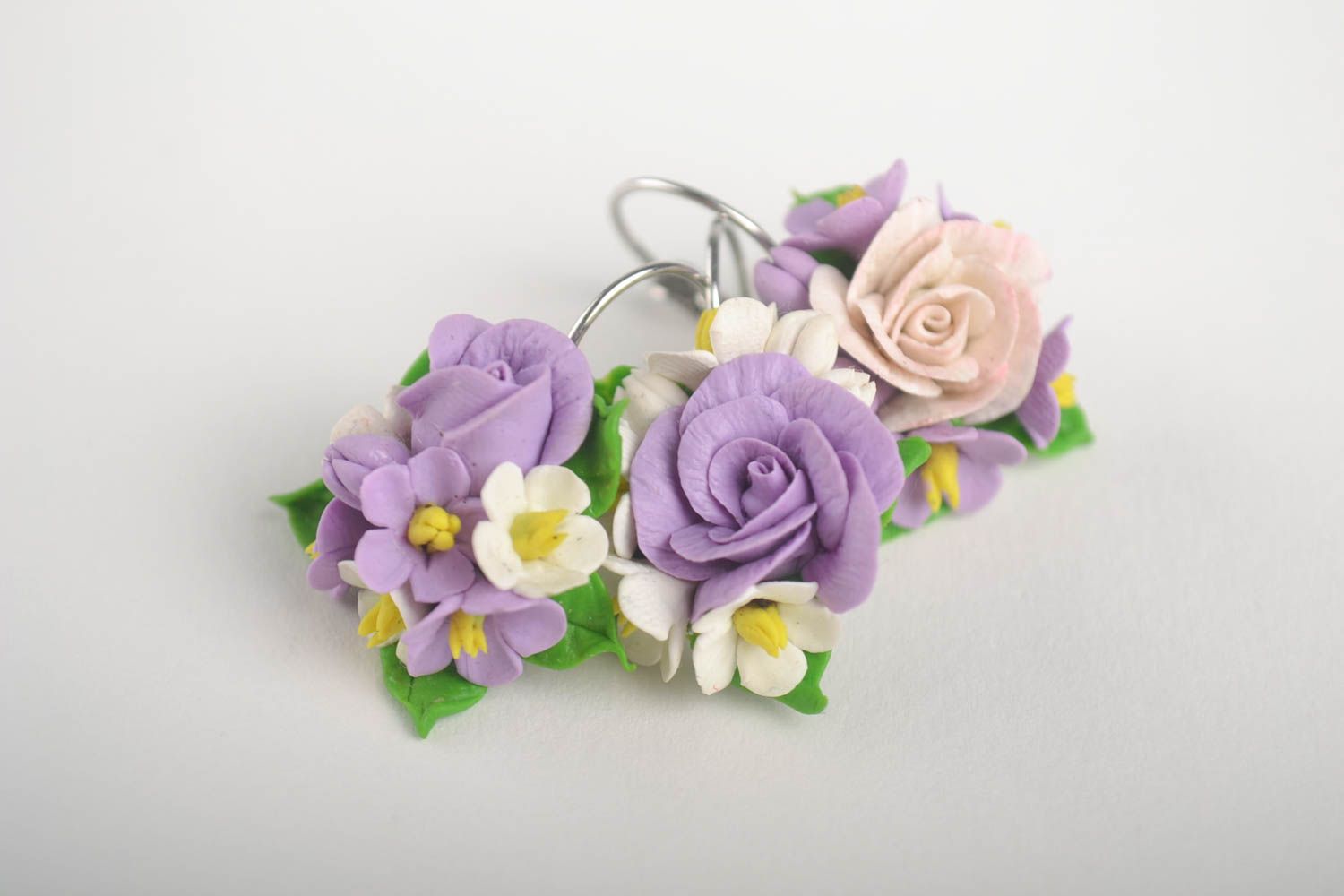 Conjunto de bisutería artesanal de 3 parejas de pendientes con flores  foto 4