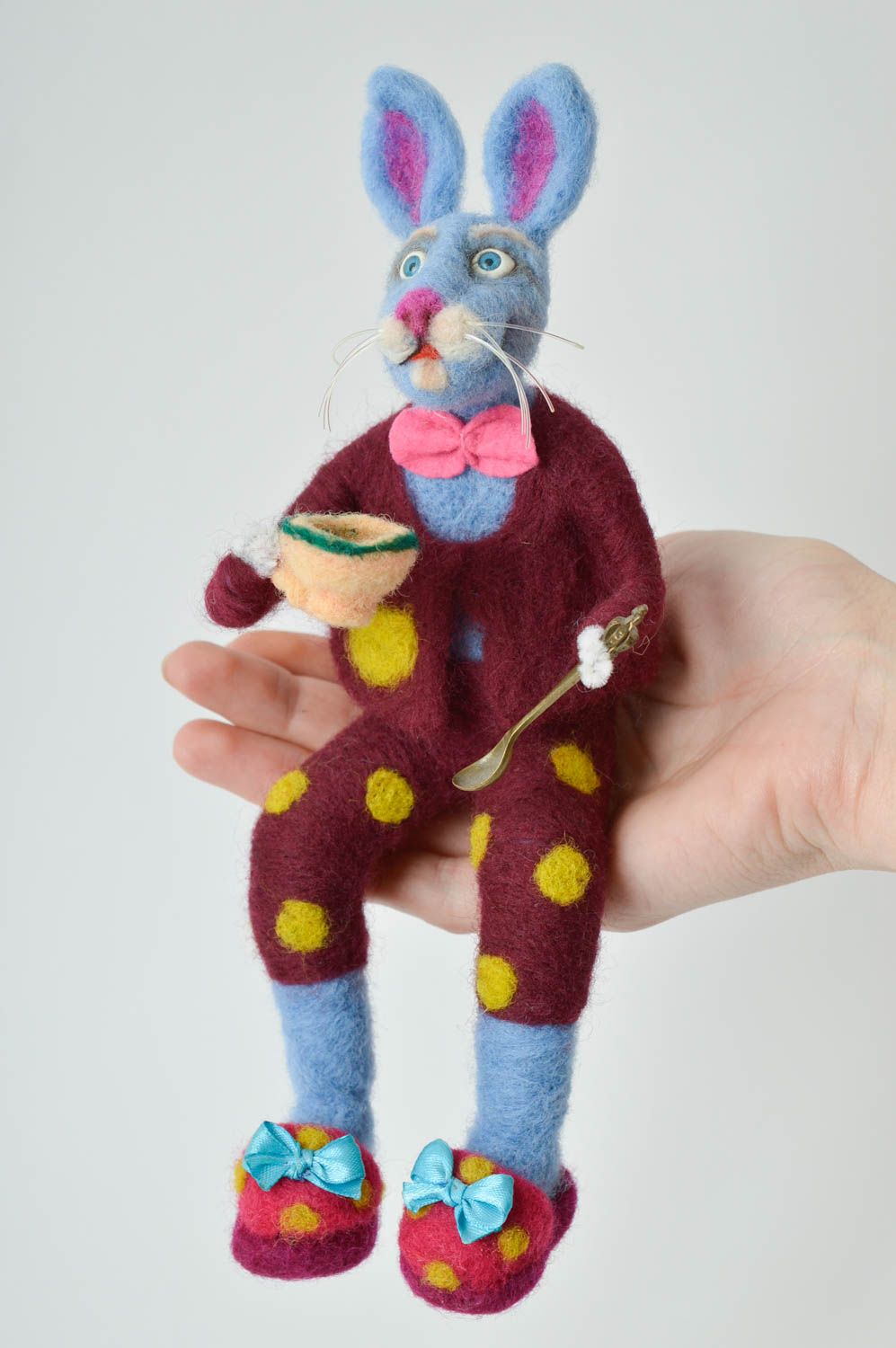 Handmade Kuscheltier Hase Designer Geschenk ausgefallenes Spielzeug gefilzt  foto 5