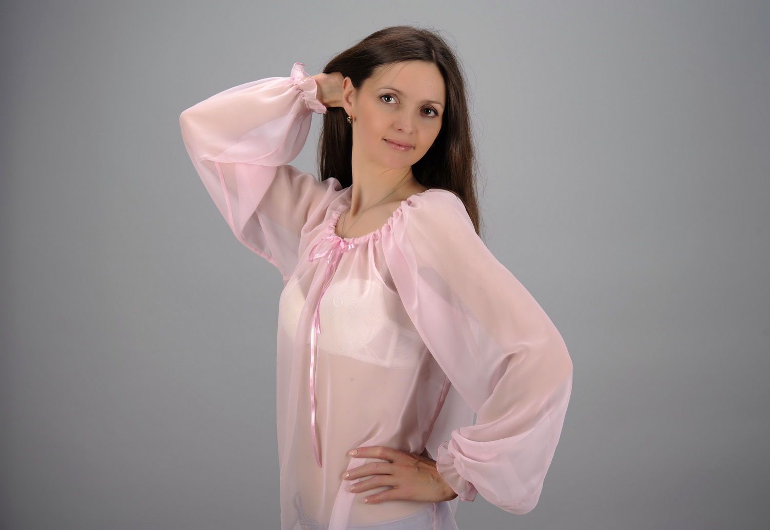 Blusa cor de rosa de chiffon artificial foto 1