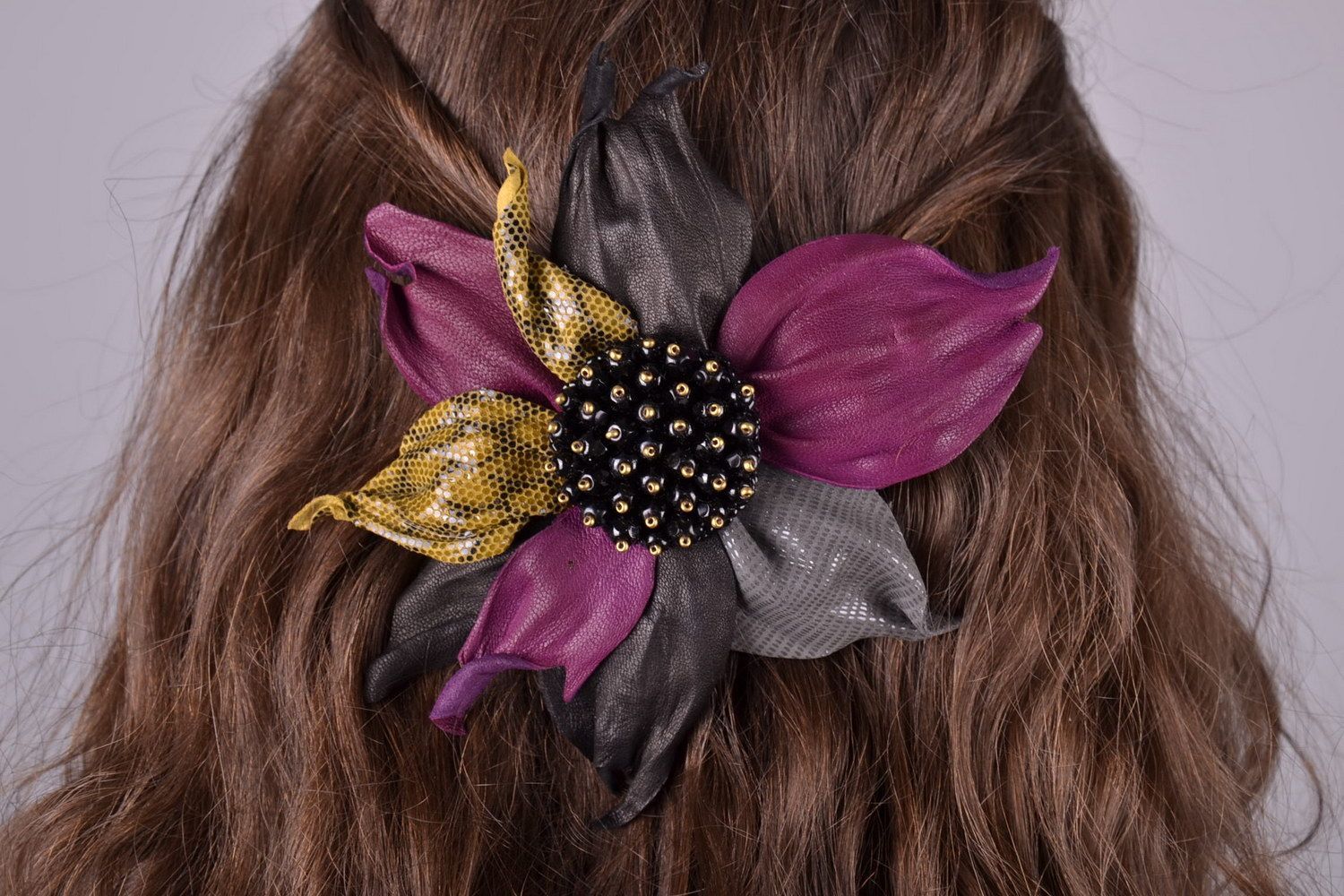 Haarspange aus Leder Blume foto 1