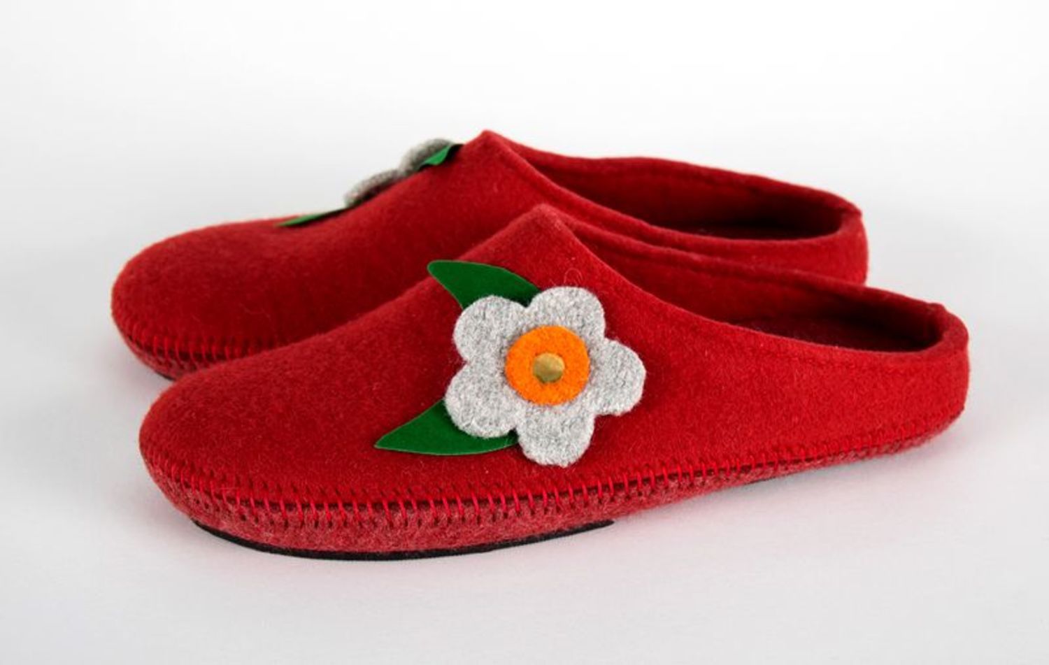 Women's bedroom clogs made from wool of red color photo 2