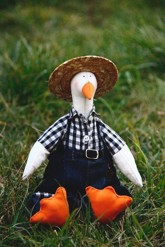 Jouet mou fait main en tissus naturels coton et lin Oie cadeau pour enfant photo 1