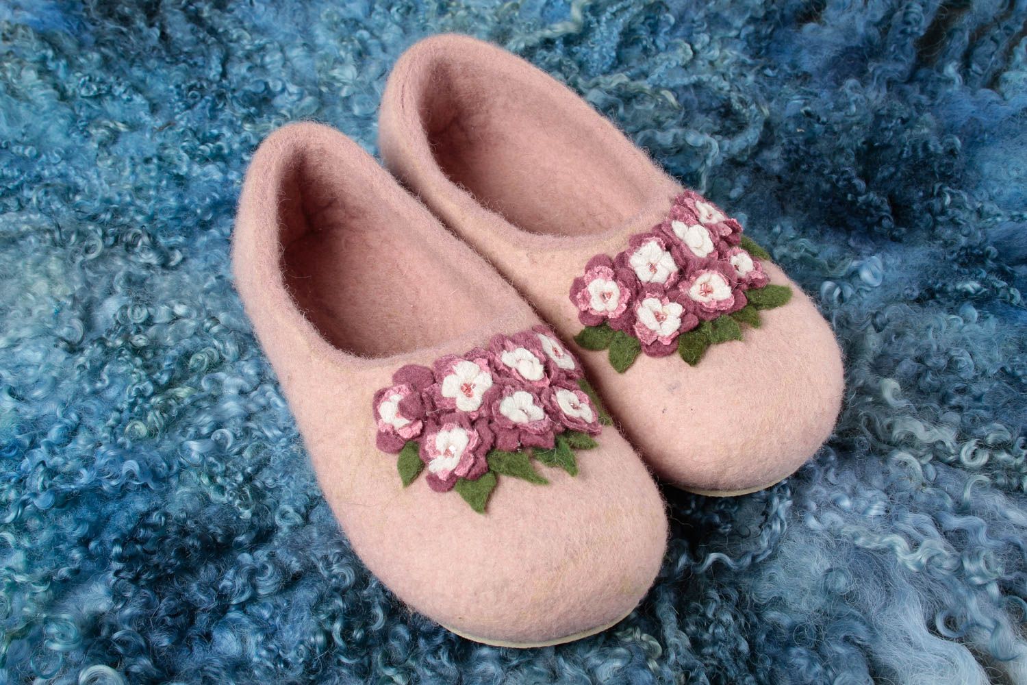 Handmade felted slippers home woolen slippers with flowers stylish present photo 1