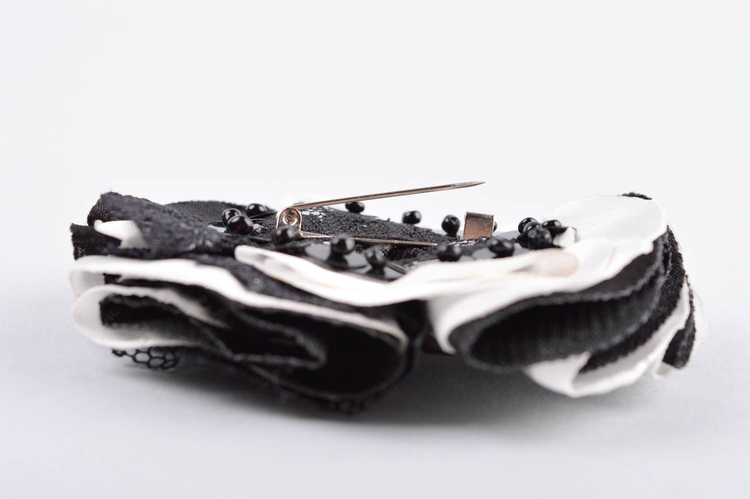 Broche textile Bijou fait main noir-blanc grand original Accessoire femme photo 4