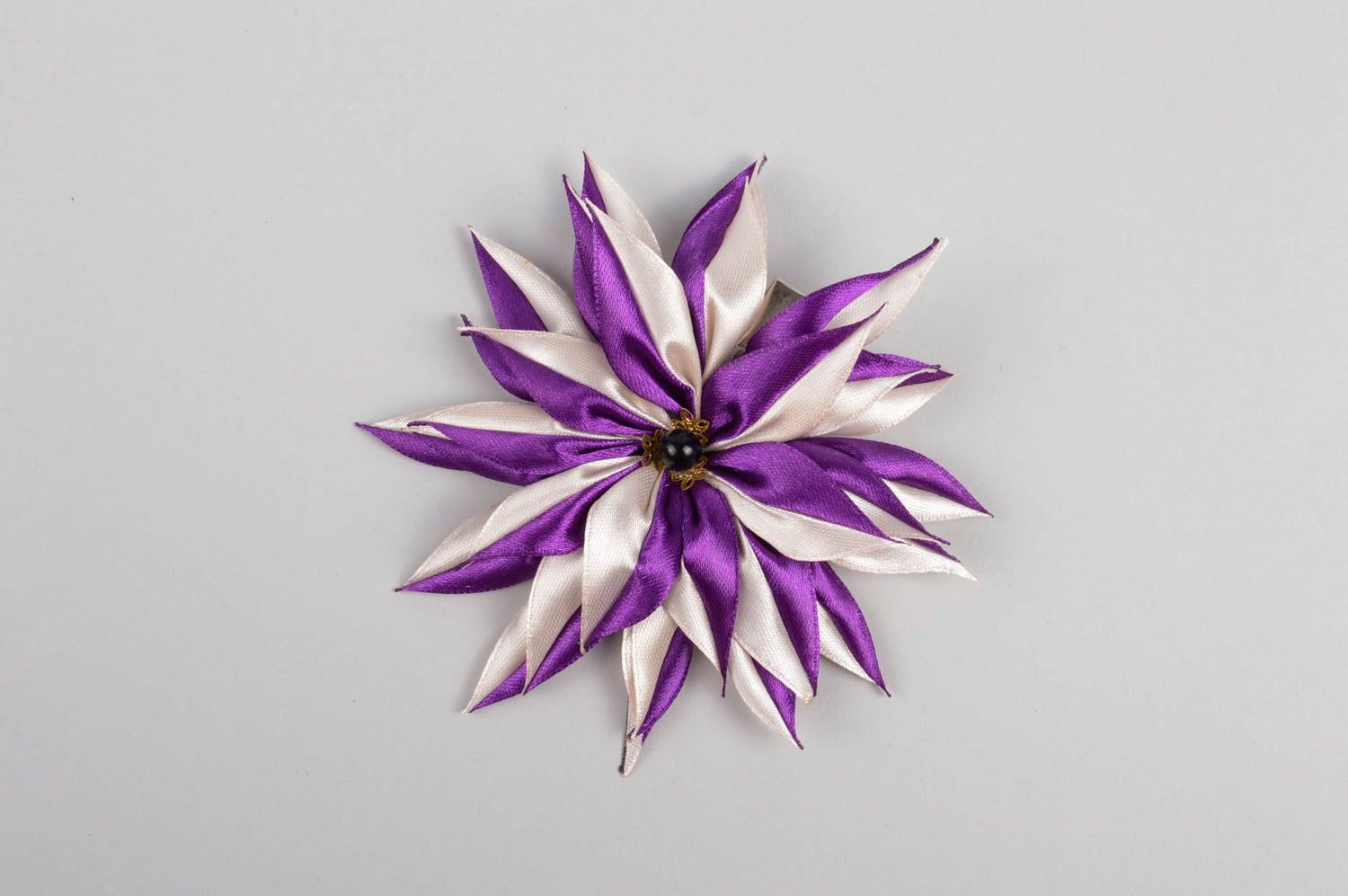 Симпатичная заколка ручной работы заколка с цветком из лент аксессуар для волос фото 5