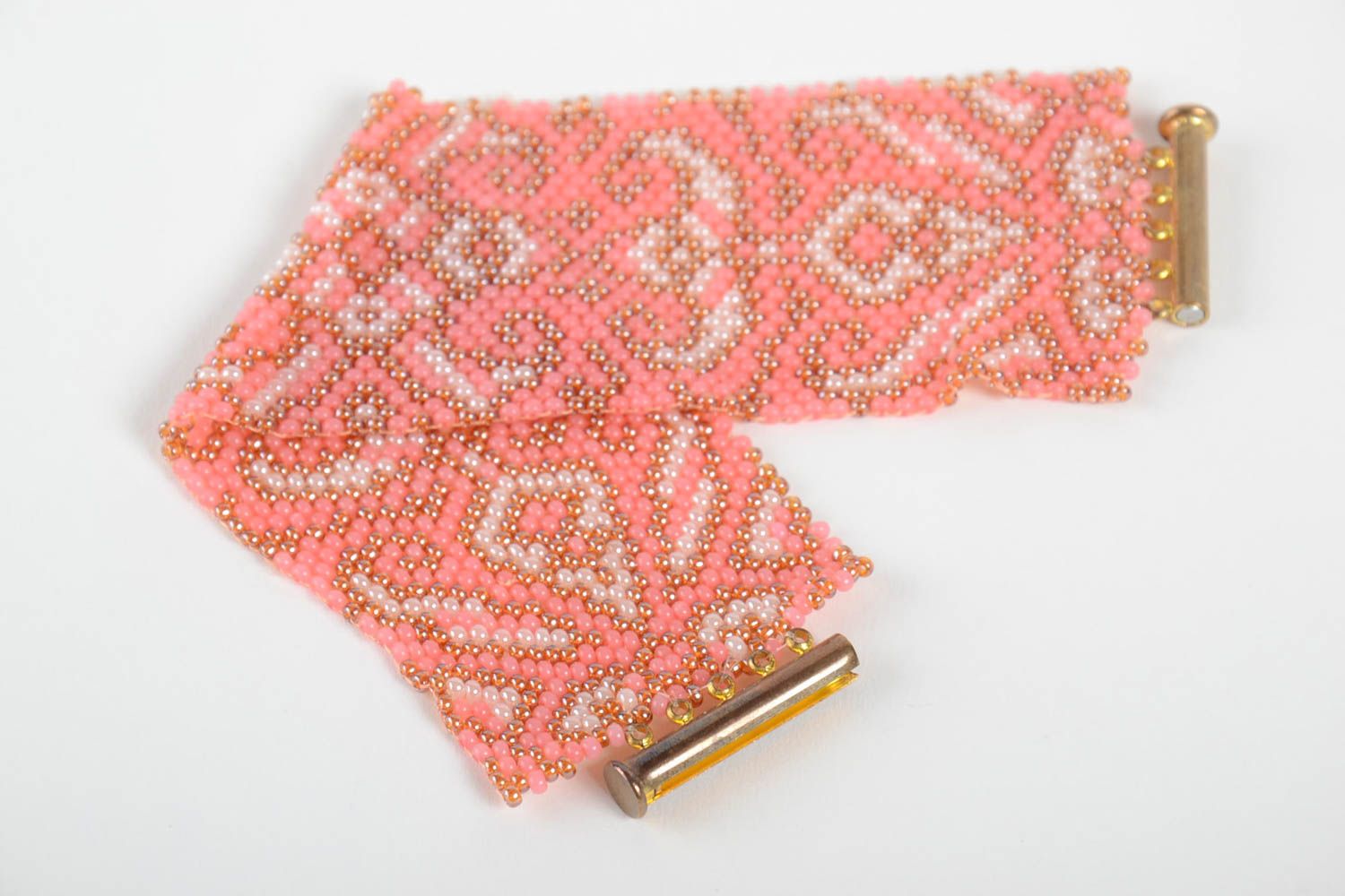 Объемный браслет из бисер розовый плетеный с узорами красивый ручной работы фото 5