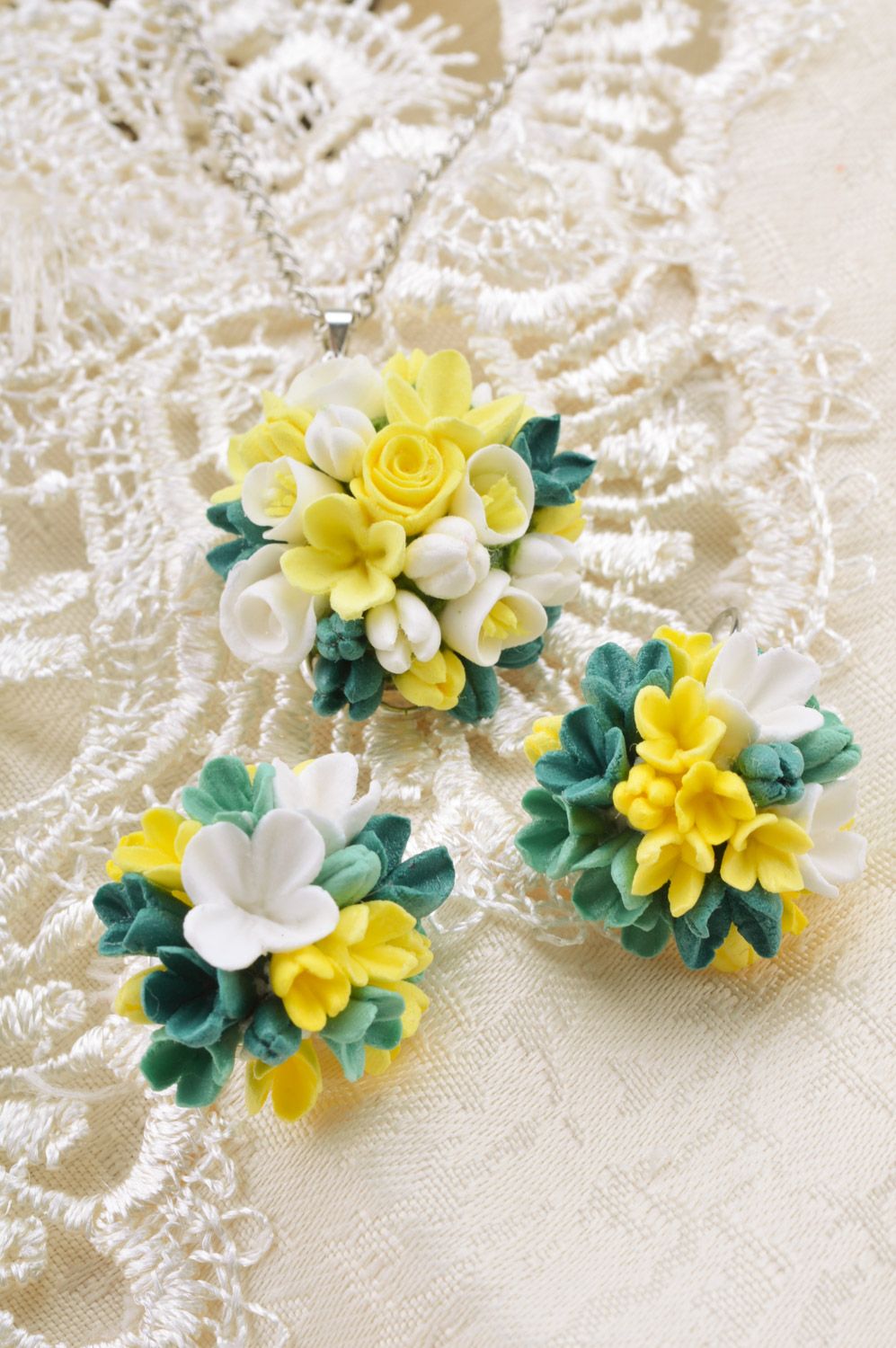 Handmade plastic flower jewelry set 2 items yellow earrings and pendant photo 5