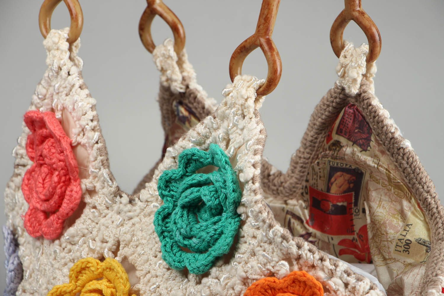 Purse with crochet flowers  photo 3