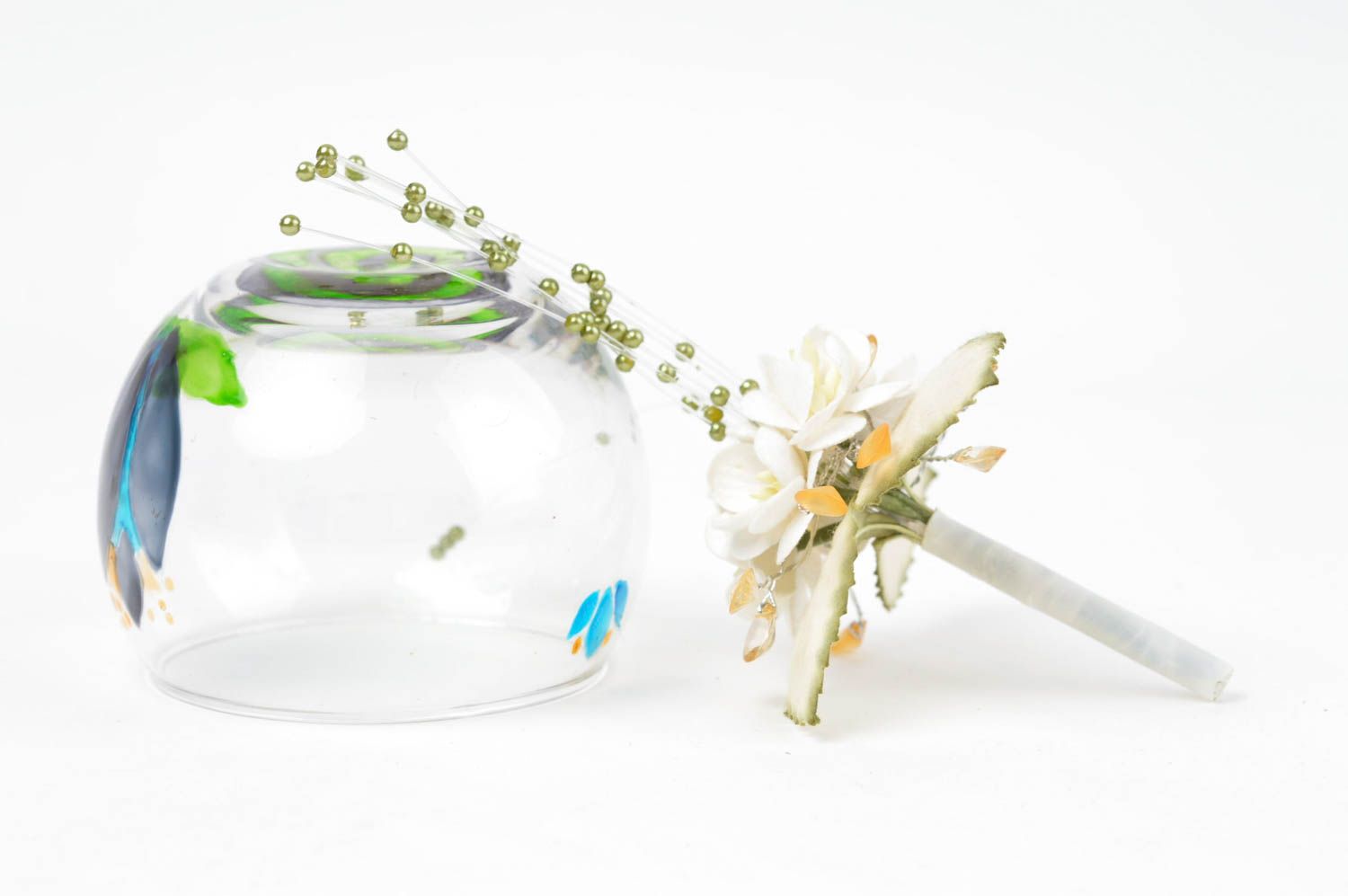 Florero de vidrio hecho a mano con flores de papel composición decorativa foto 4
