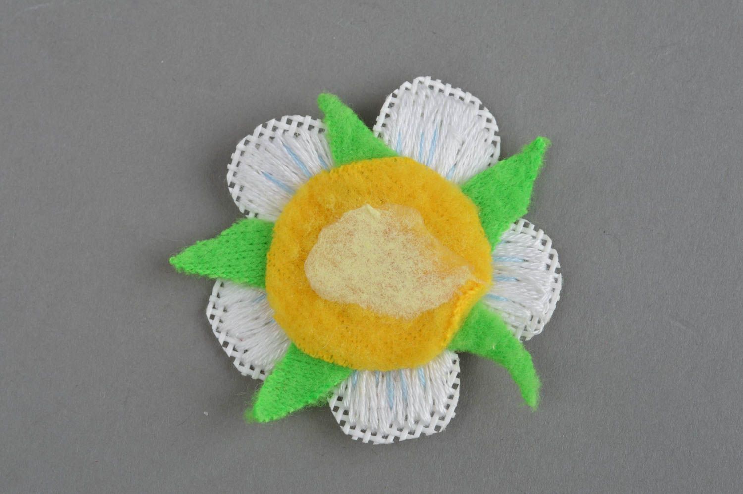 Fleur décorative en tissu et perles de rocaille faite main blanche à coller photo 4
