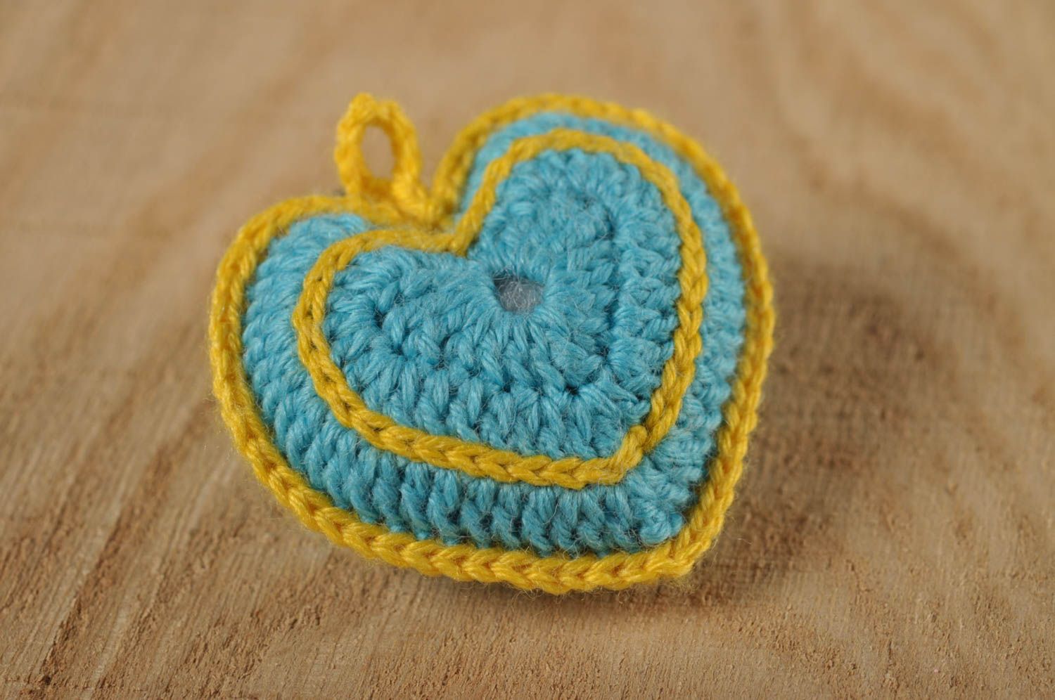 Декор для дома ручной работы сердце крючком вязаное сердце голубое маленькое фото 1