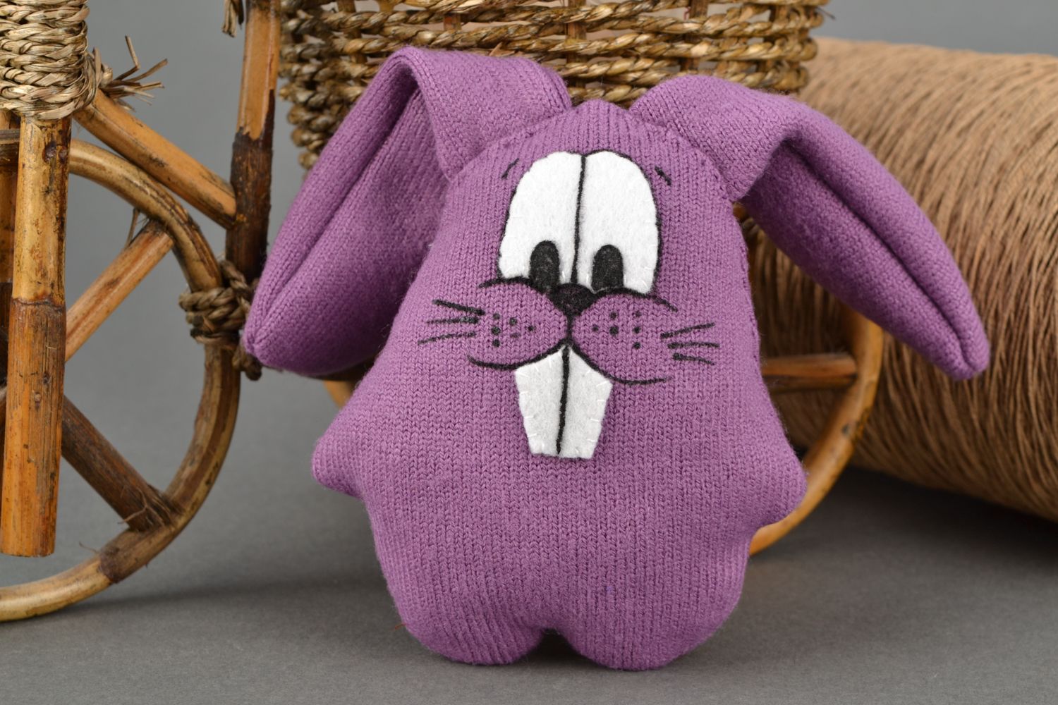 Мягкая игрушка зайчик из хлопка фиолетовая фото 1