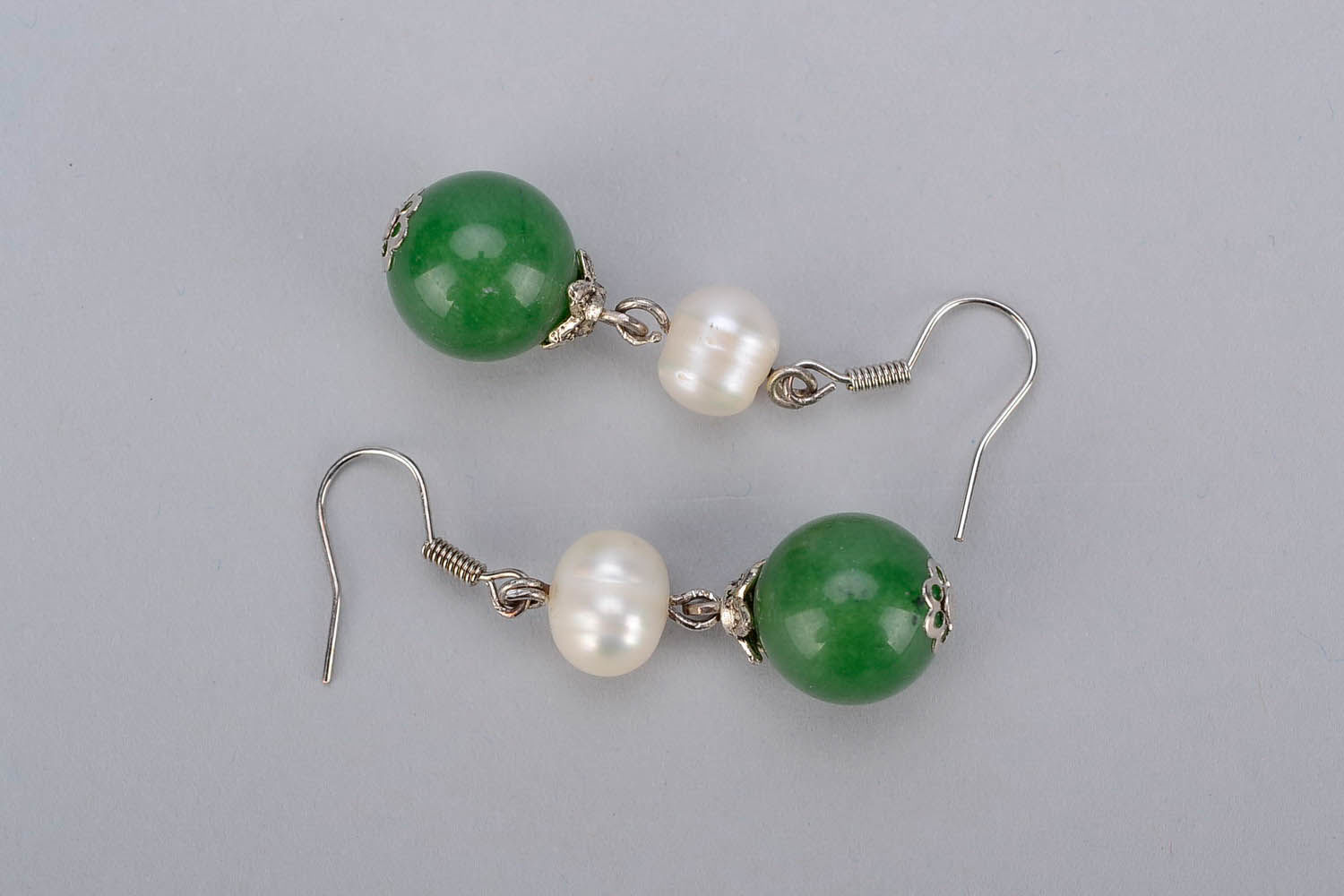 Earrings with freshwater pearls and greenstone photo 4