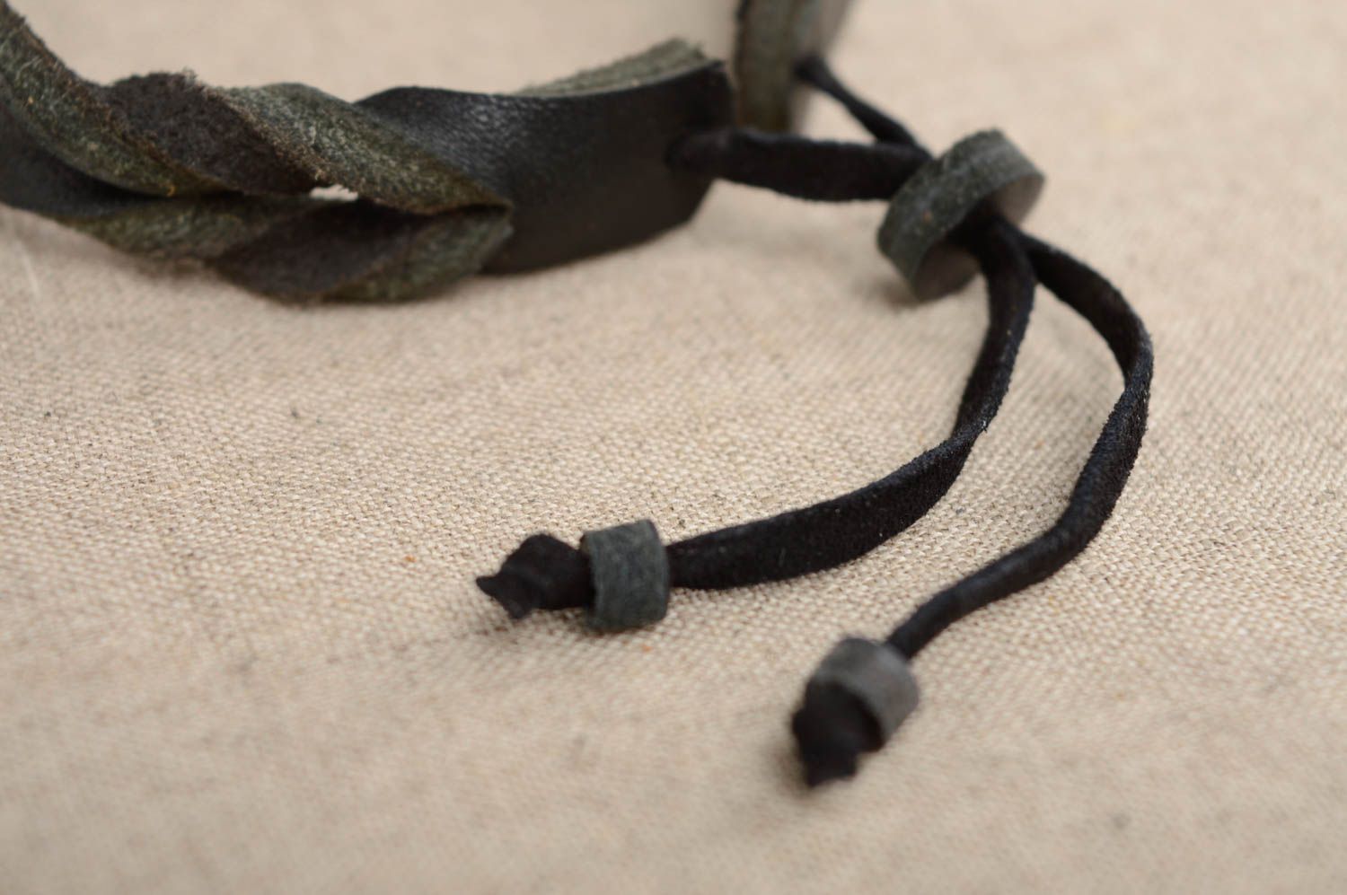 Bracelet fait main de vrai cuir avec tressage accessoire unisexe noir cadeau photo 4