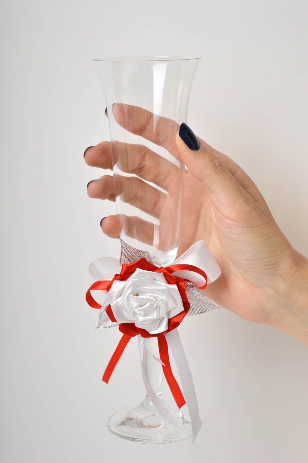 Déco pour verre à pied faite main Fleur tissu blanc-rouge Accessoire mariage photo 5