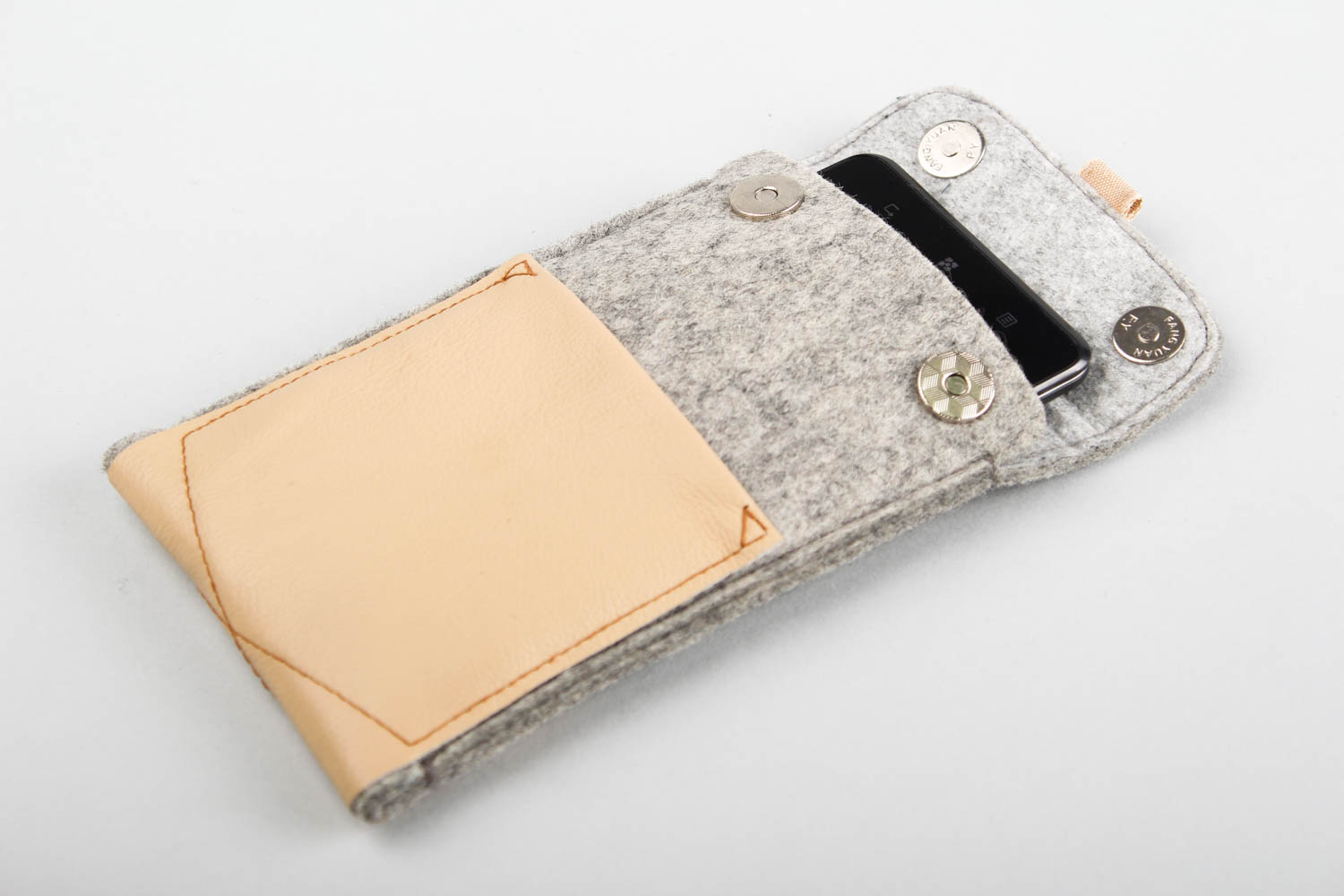 Woolen phone case handmade designer phone case gadget accessories felting goods photo 5