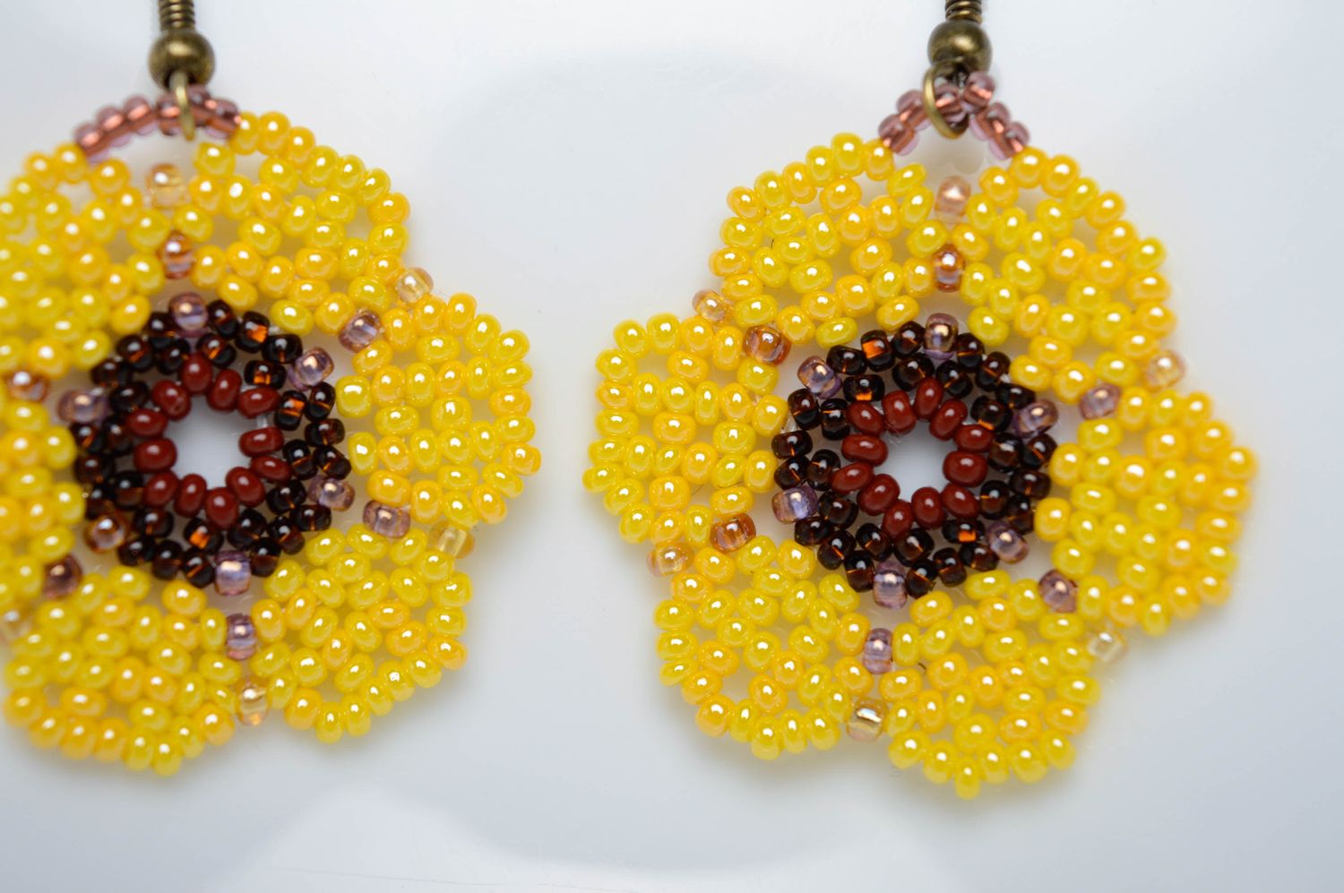 Beaded earrings in the shape of sunflowers photo 2