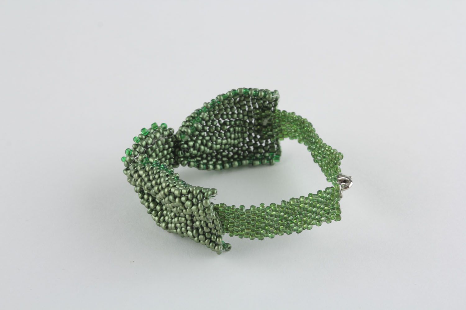 Bracelet vert en perles de rocaille Noeud de ruban photo 2
