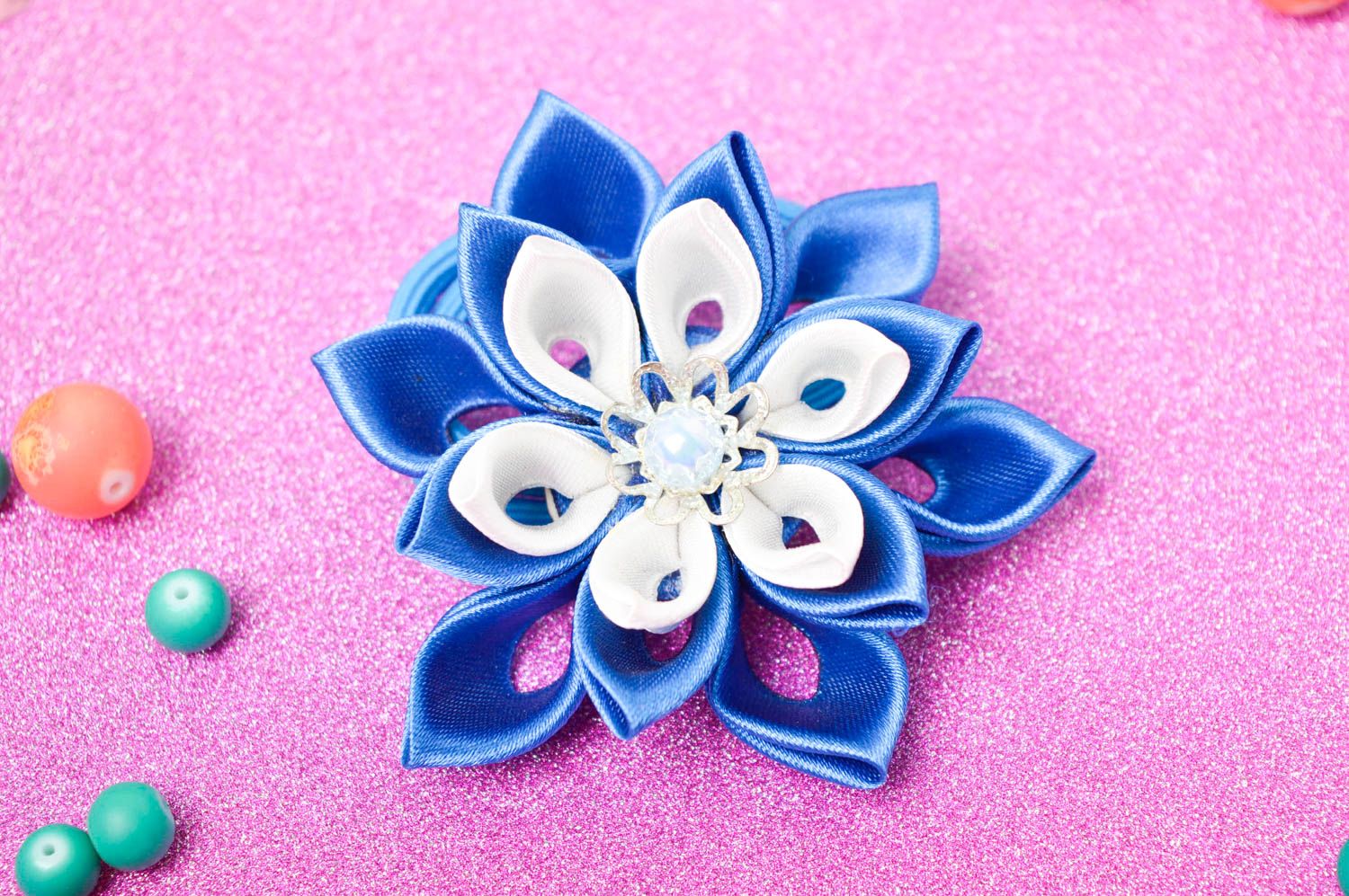 Élastique à cheveux fait main Accessoire cheveux fleur bleu blanc Cadeau femme photo 1