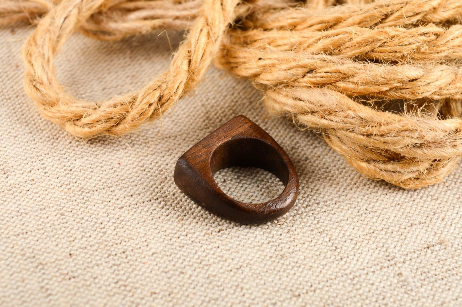 Кольцо ручной работы кольцо для девушек очень необычное изделие из дерева фото 1