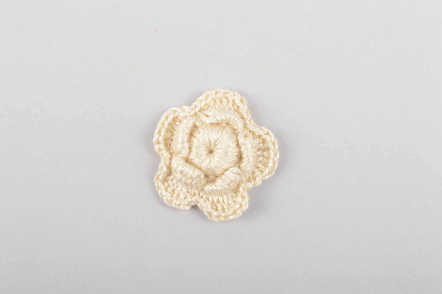 Fornitura fatta a mano fiore di lana per spilla semilavorato da bigiotteria
 foto 3