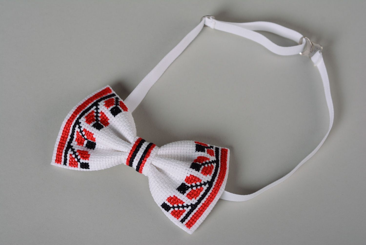 Handmade white festive bow tie with cross stitch embroidery in ethnic style for men photo 2