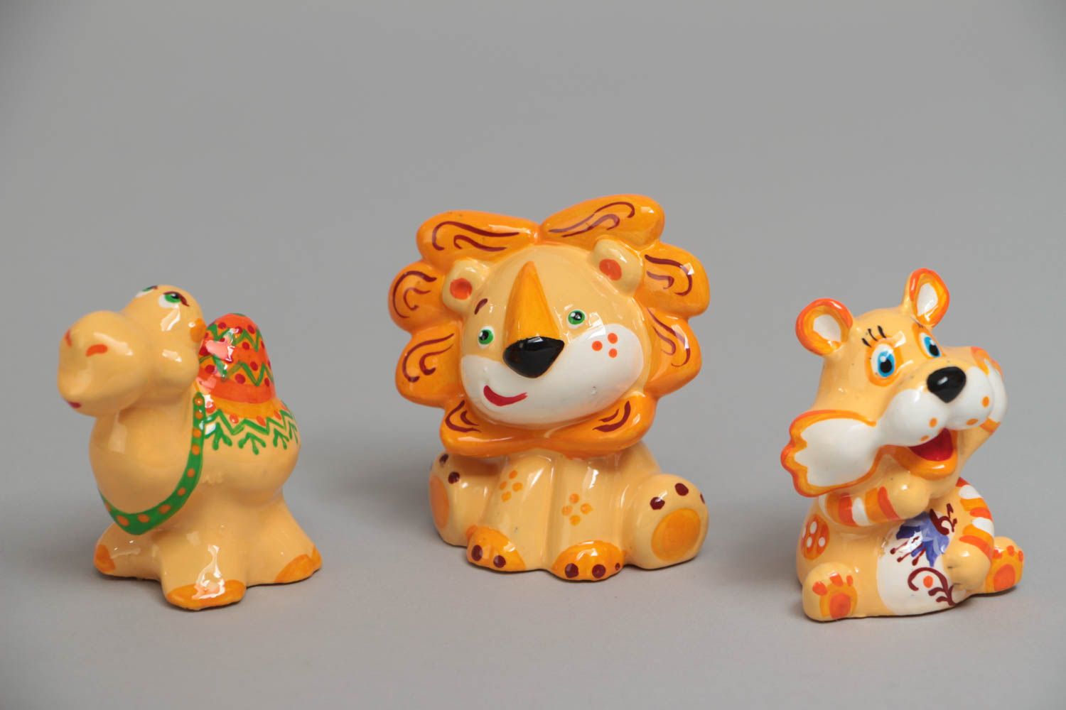 Figurines animaux en plâtre faites main lion chameau et chat 3 pièces originales photo 2