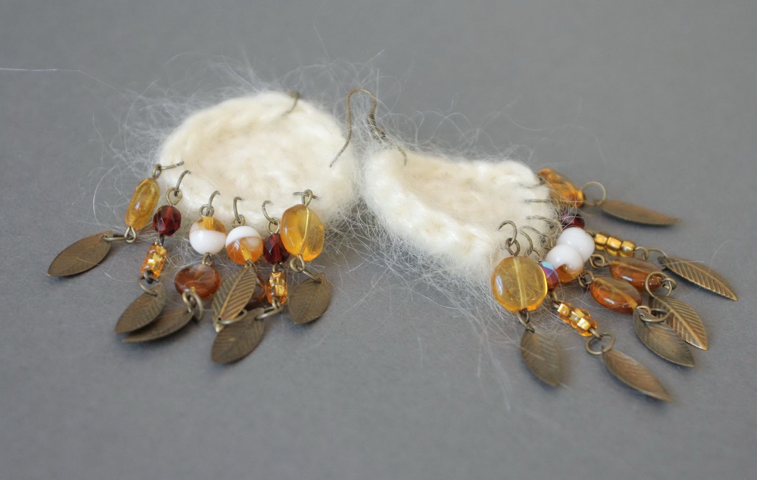 Ethnic earrings made of wool with Czesh beads photo 2