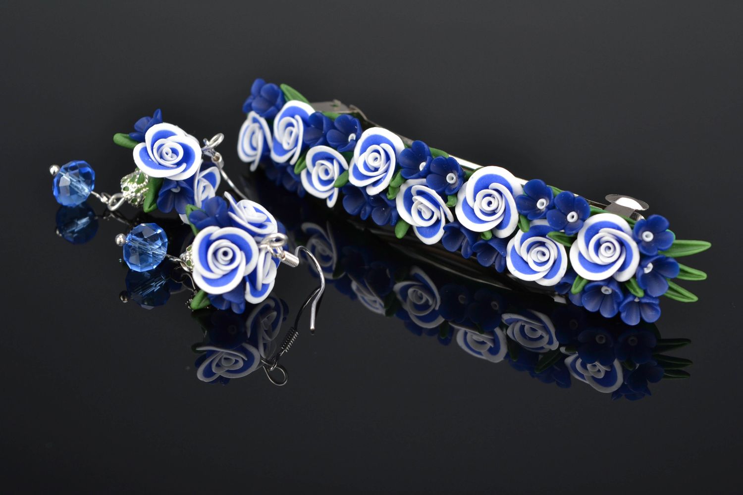 Schmuckset aus Polymerton Ohrringe und Haarspange Blaue Rosen foto 1