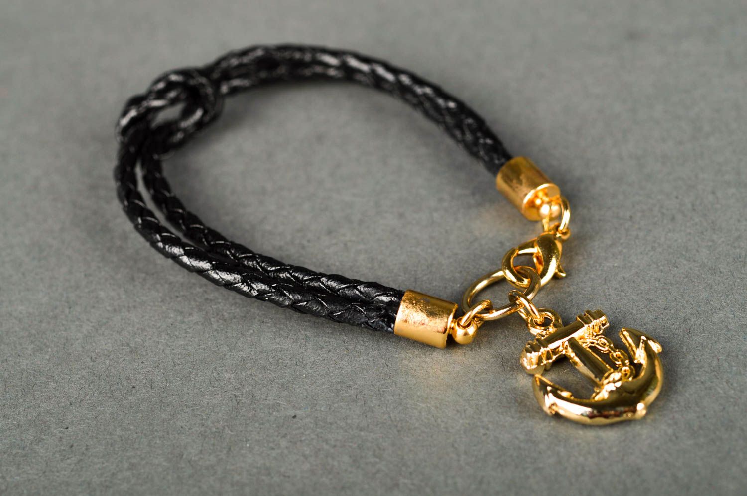 Bracelet tressé en cuir Bijou fait main noir-doré élégant Cadeau pour femme photo 3