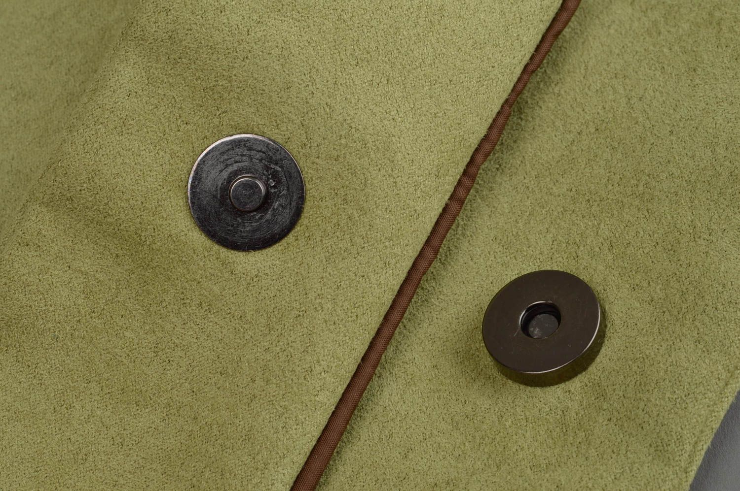 Grand sac à main en daim artificiel fait main vert clair avec poche intérieure photo 5