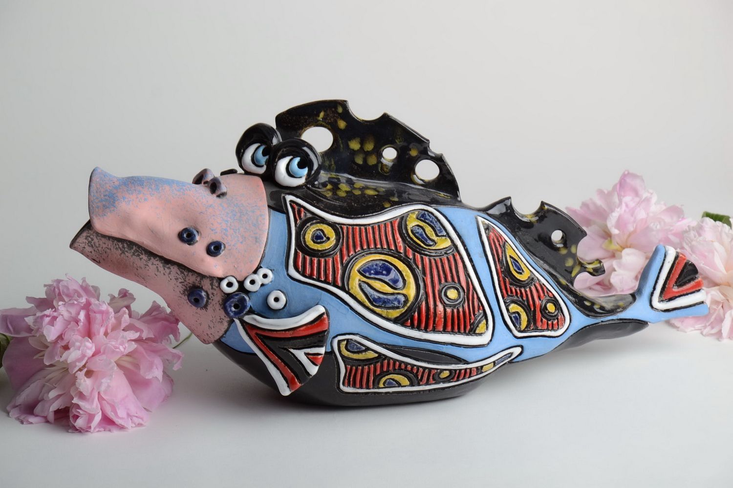 Deko Fisch Figur aus Halbporzellan mit Pigmenten bemalt handmade ungewöhnlich foto 1