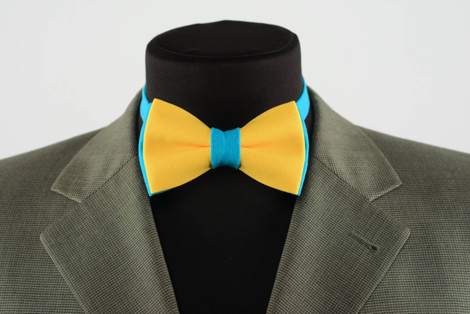 Yellow-blue bow tie photo 2